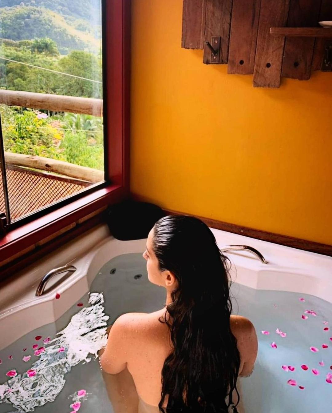 Deluxe Suite with Spa Bath photo 2