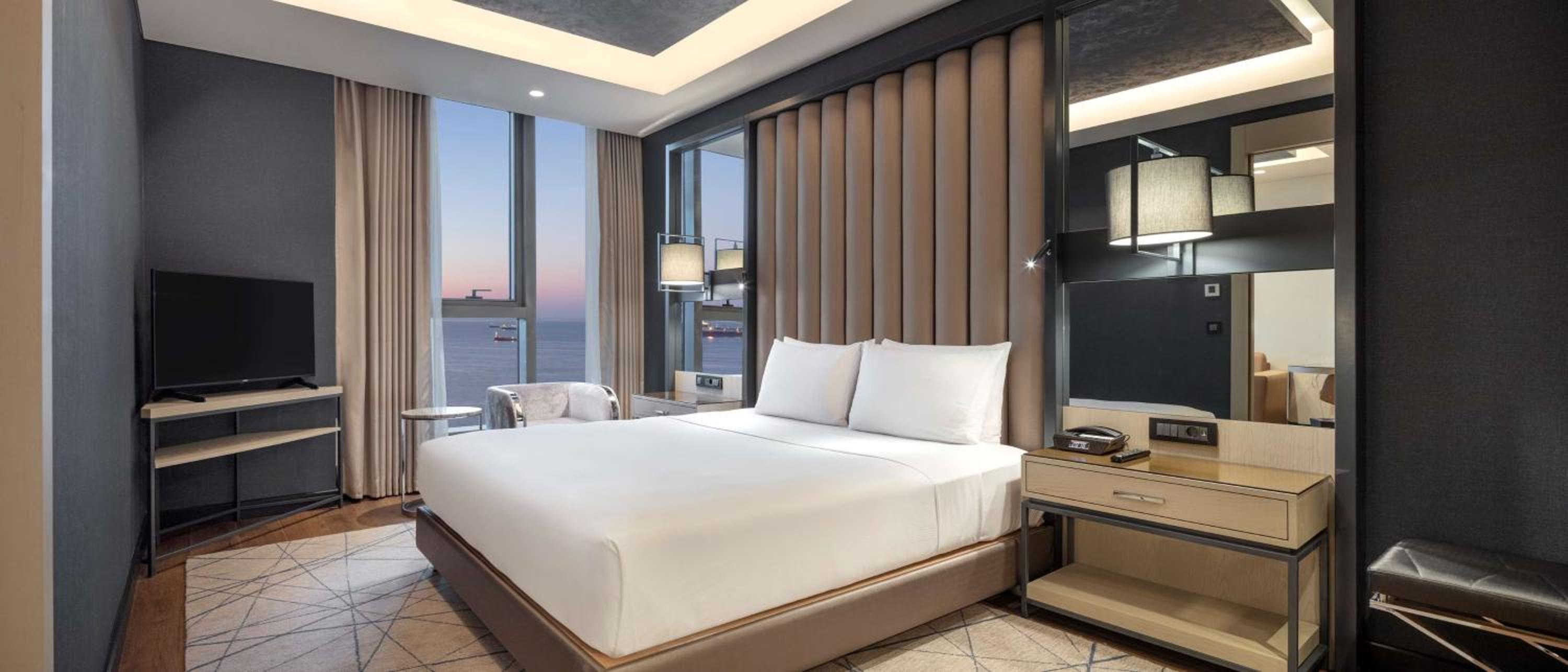 One Bedroom Suite with Sea View