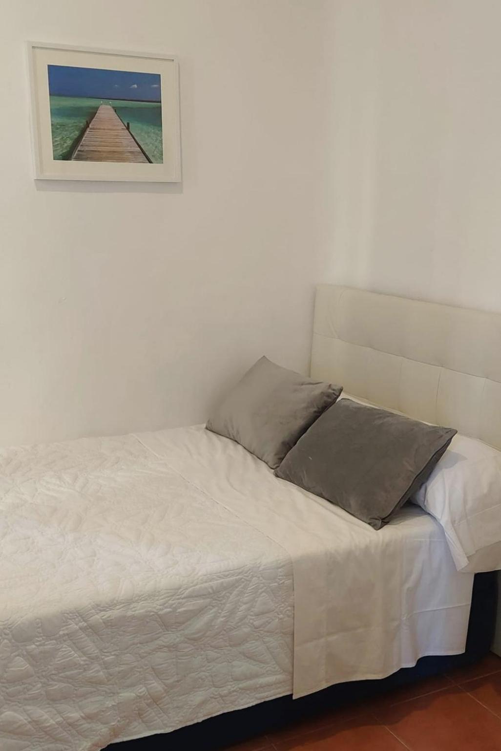 Single Room with Balcony photo 2