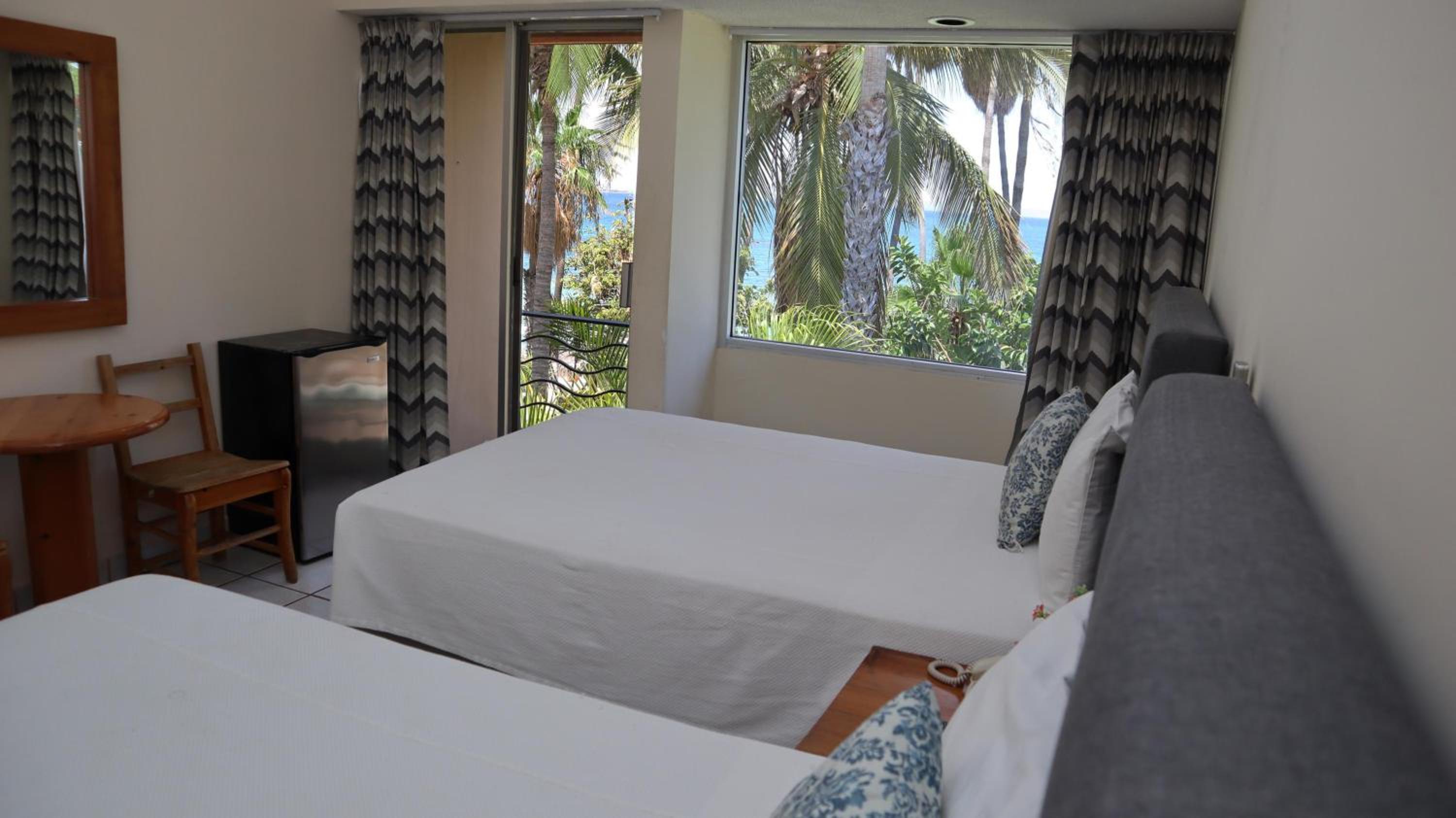 Double Room with Two Double Beds - Photo 5