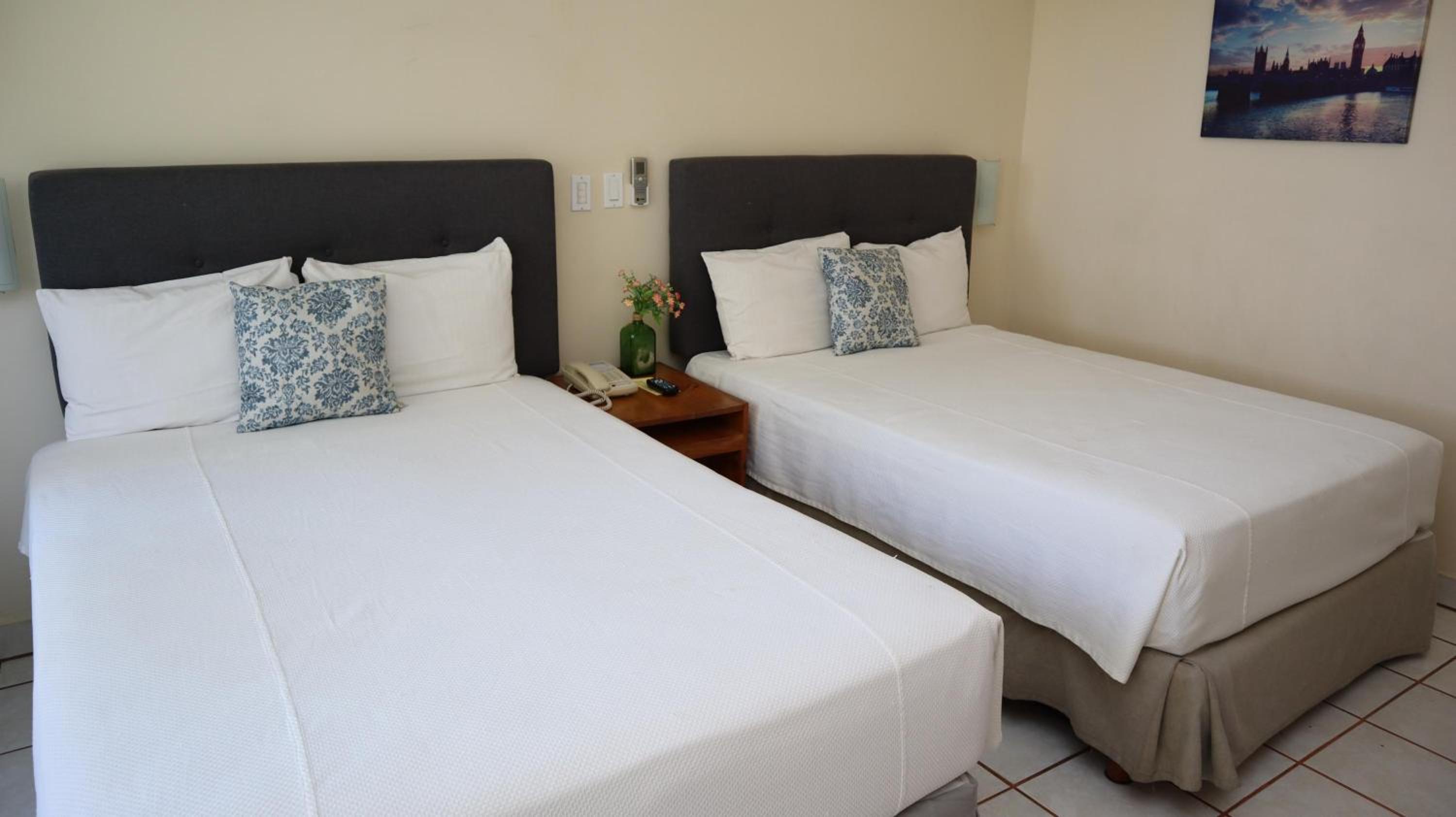 Double Room with Two Double Beds - Photo 1