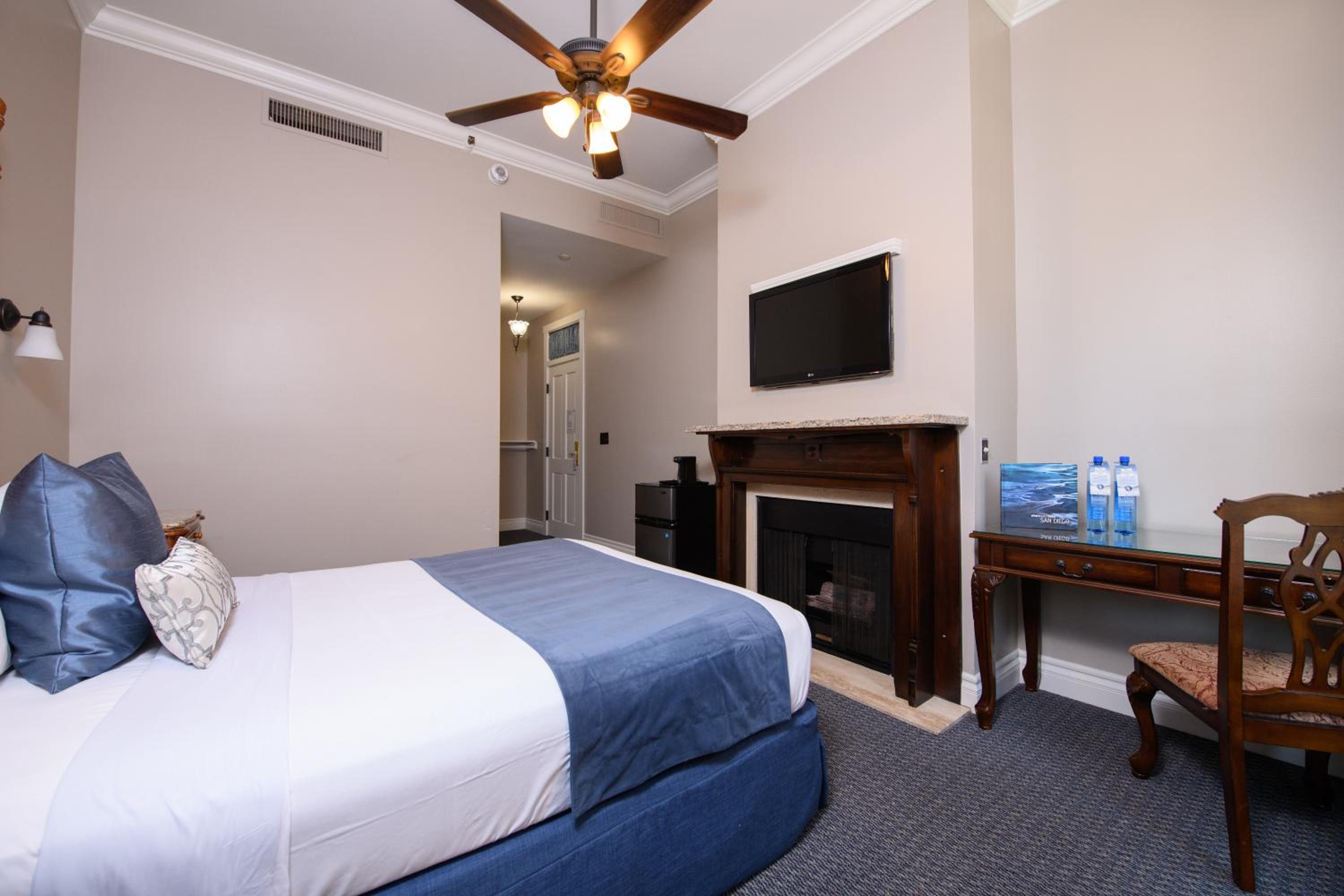 Queen Room - Disability Access