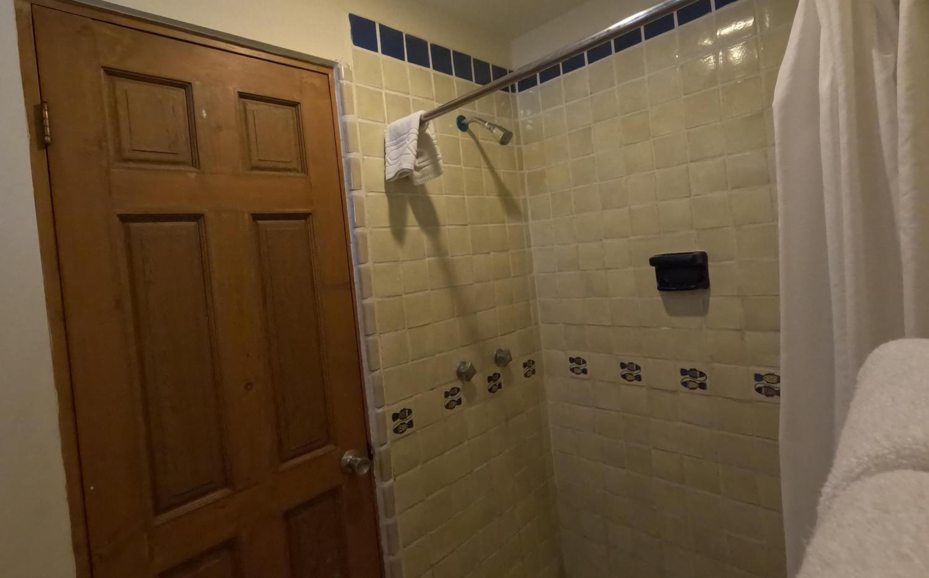 Family Suite - Photo 11