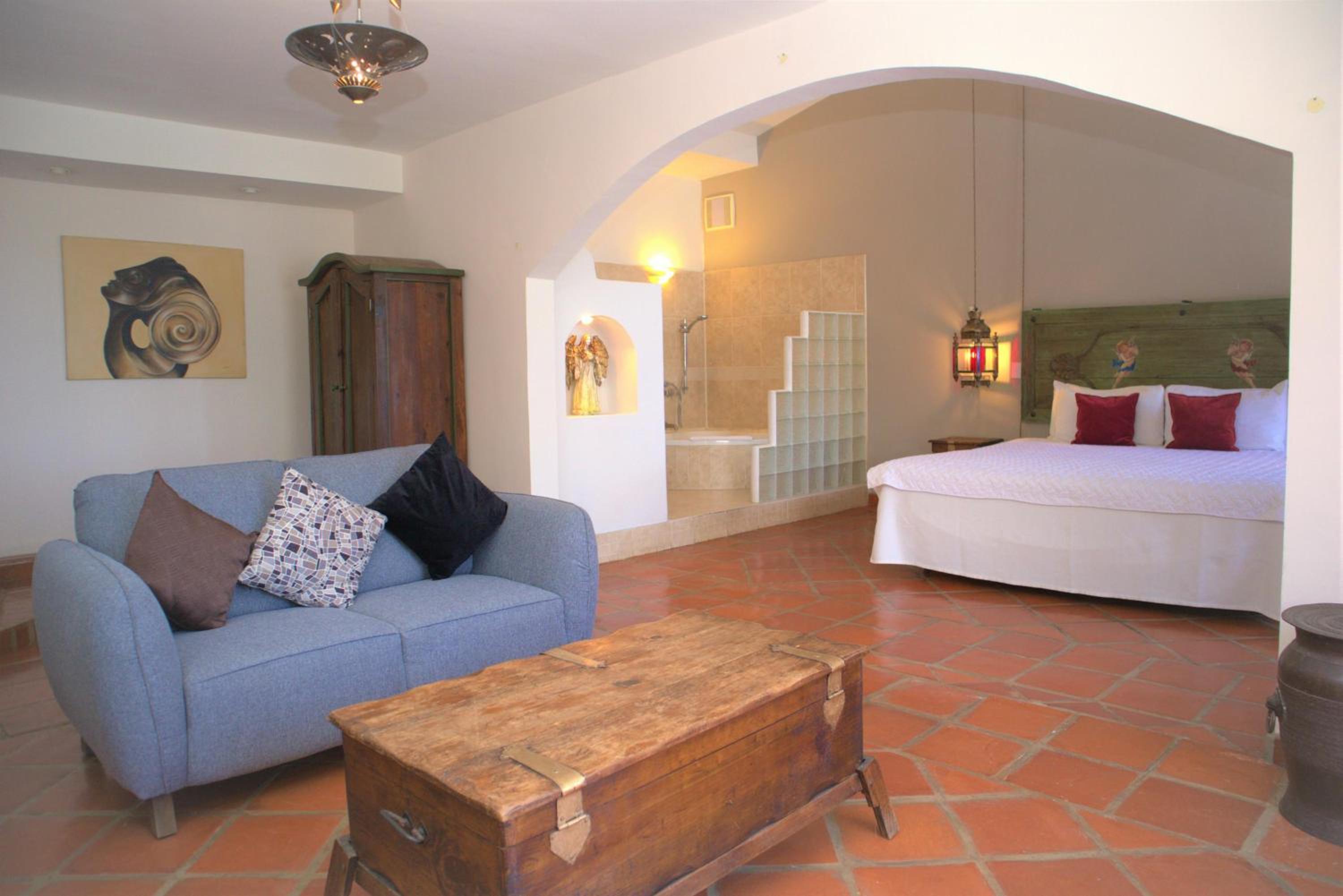 Honeymoon Suite - Photo 6