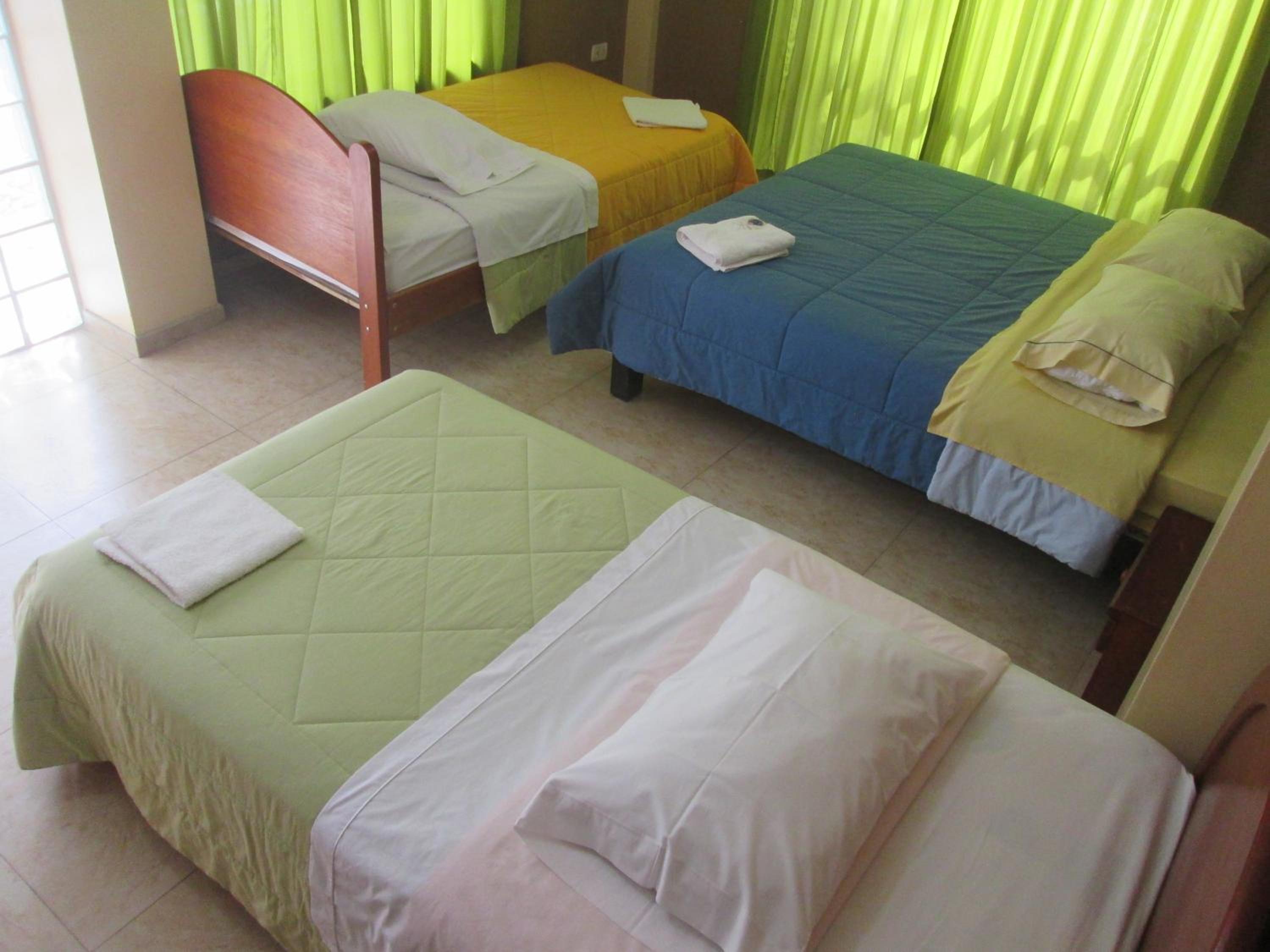 Quadruple Room with Private Bathroom photo 2