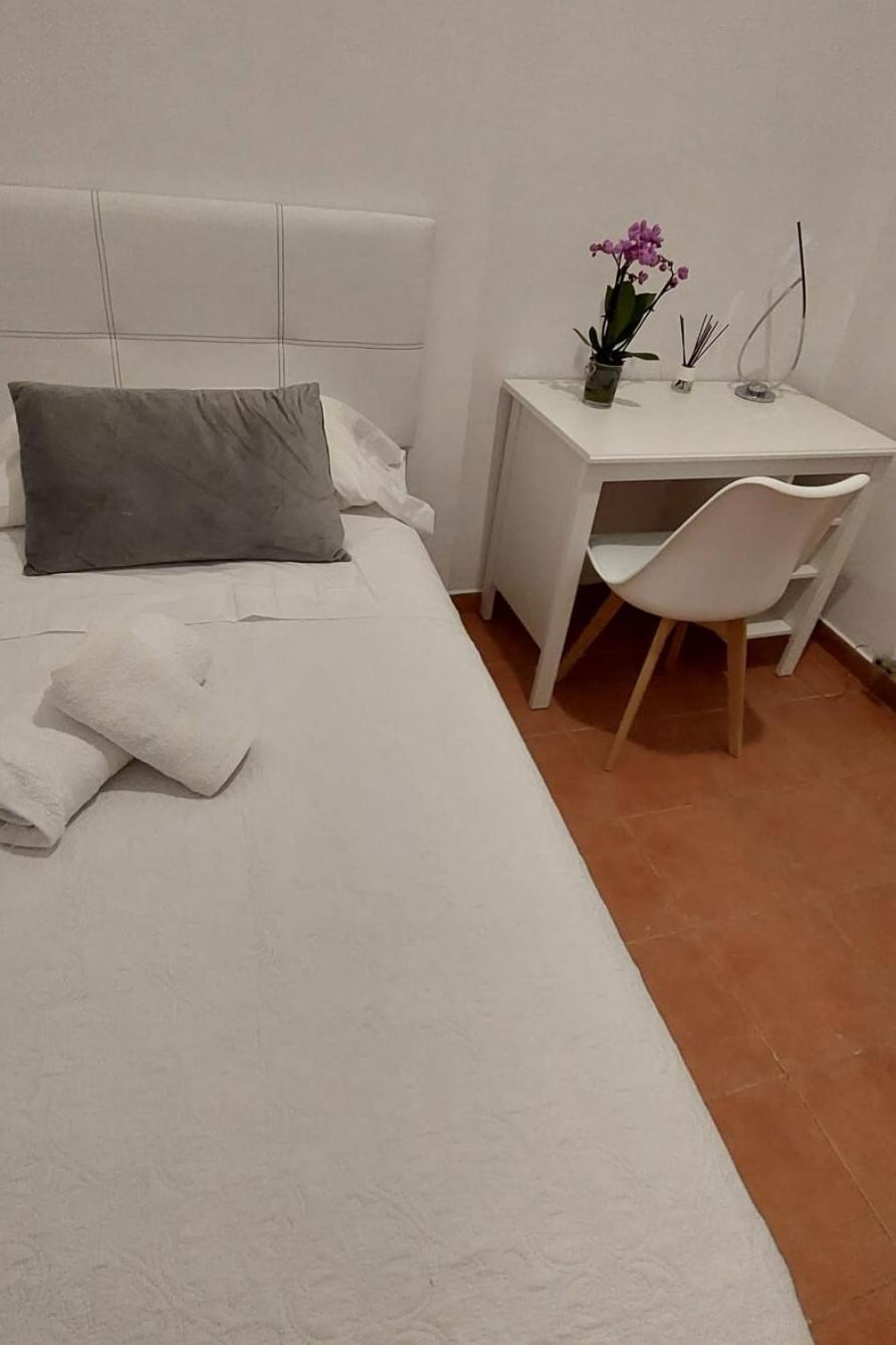 Large Single Room photo 2