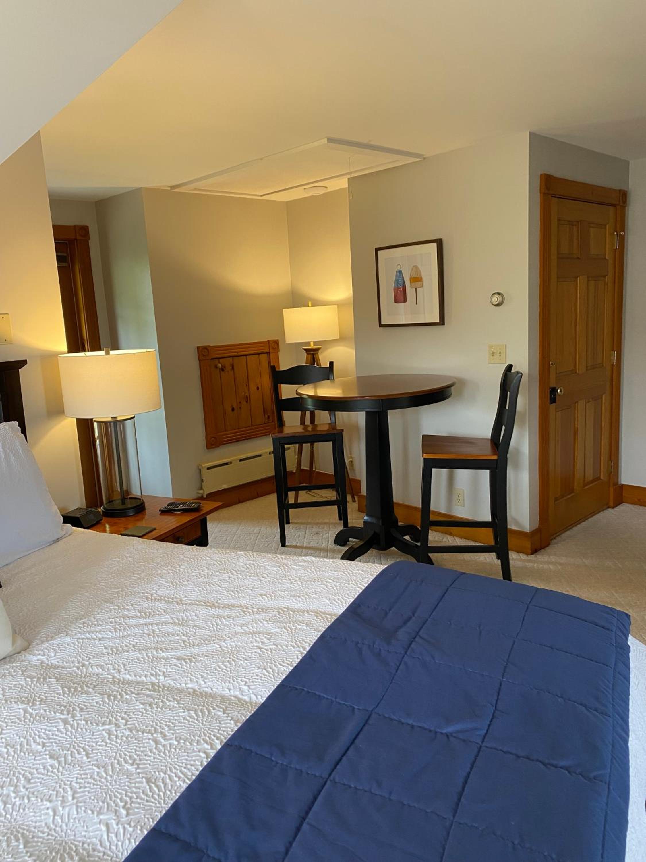 Deluxe King Room with Balcony and Sea View photo 1