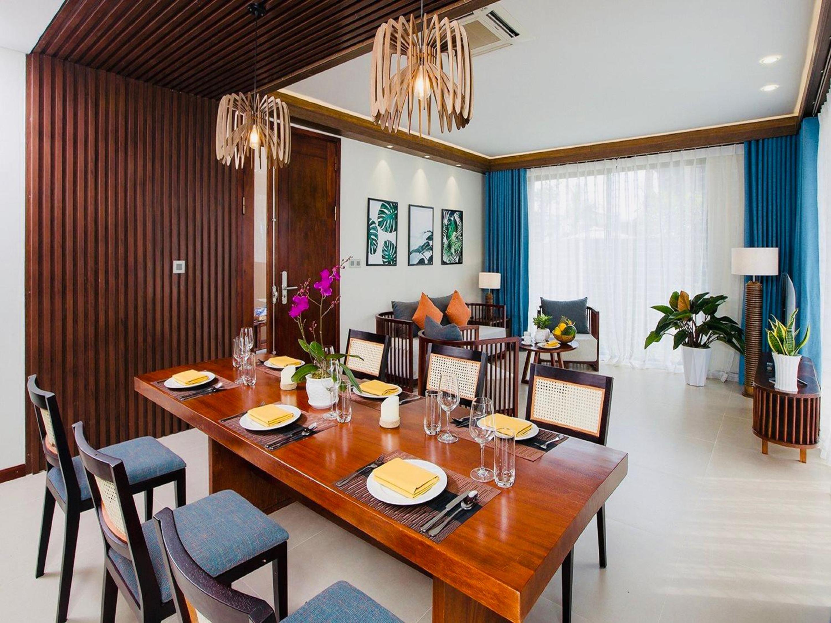 Three-Bedroom Beachfront Villa with Private Pool - Photo 19