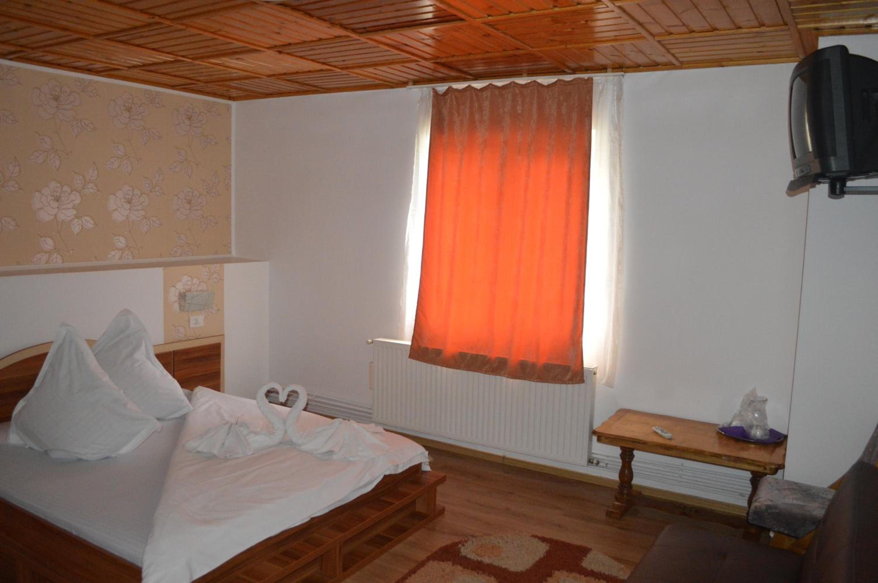 Triple Room with Private Bathroom photo 2