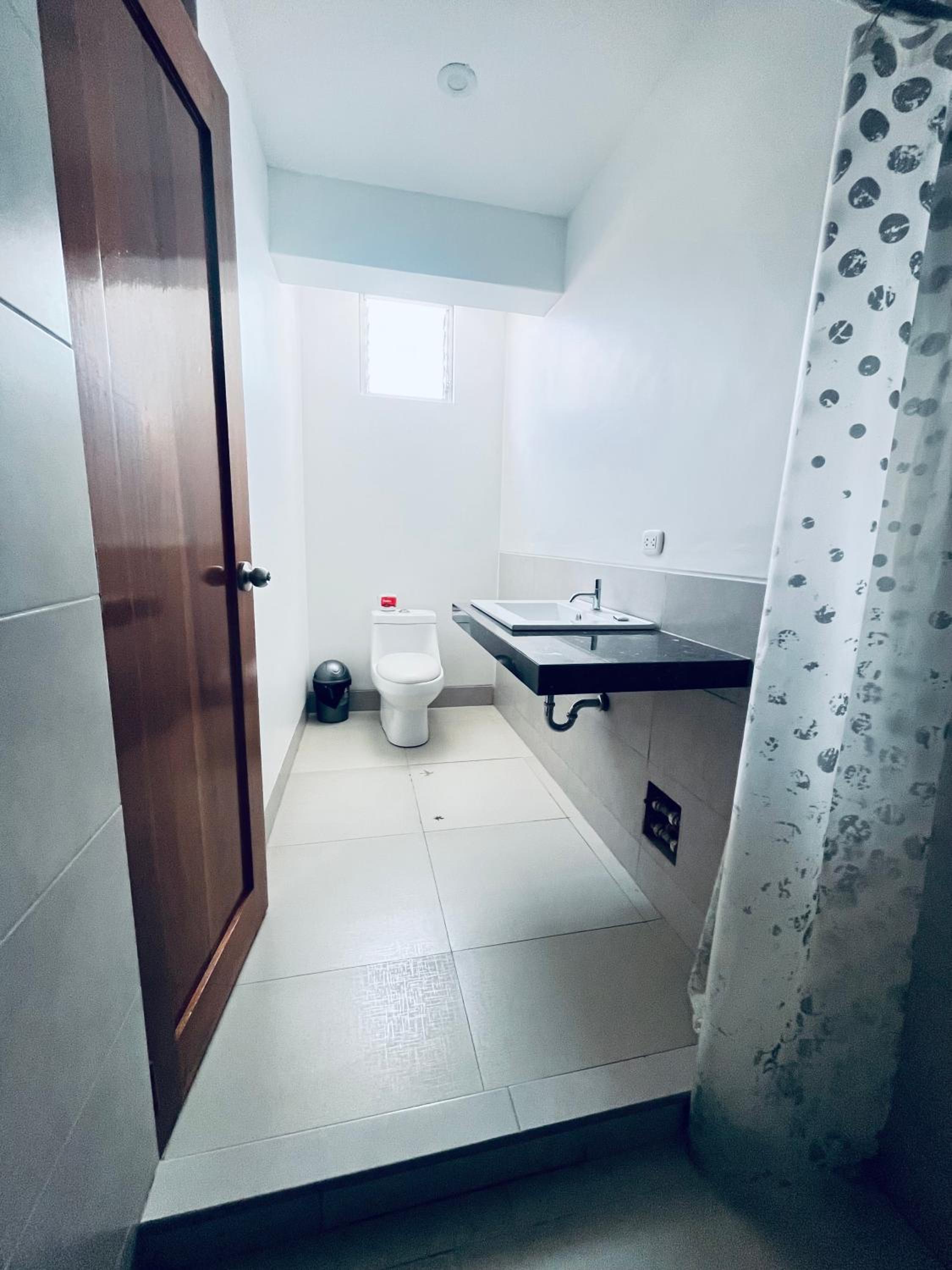Family Room with Private Bathroom photo 3