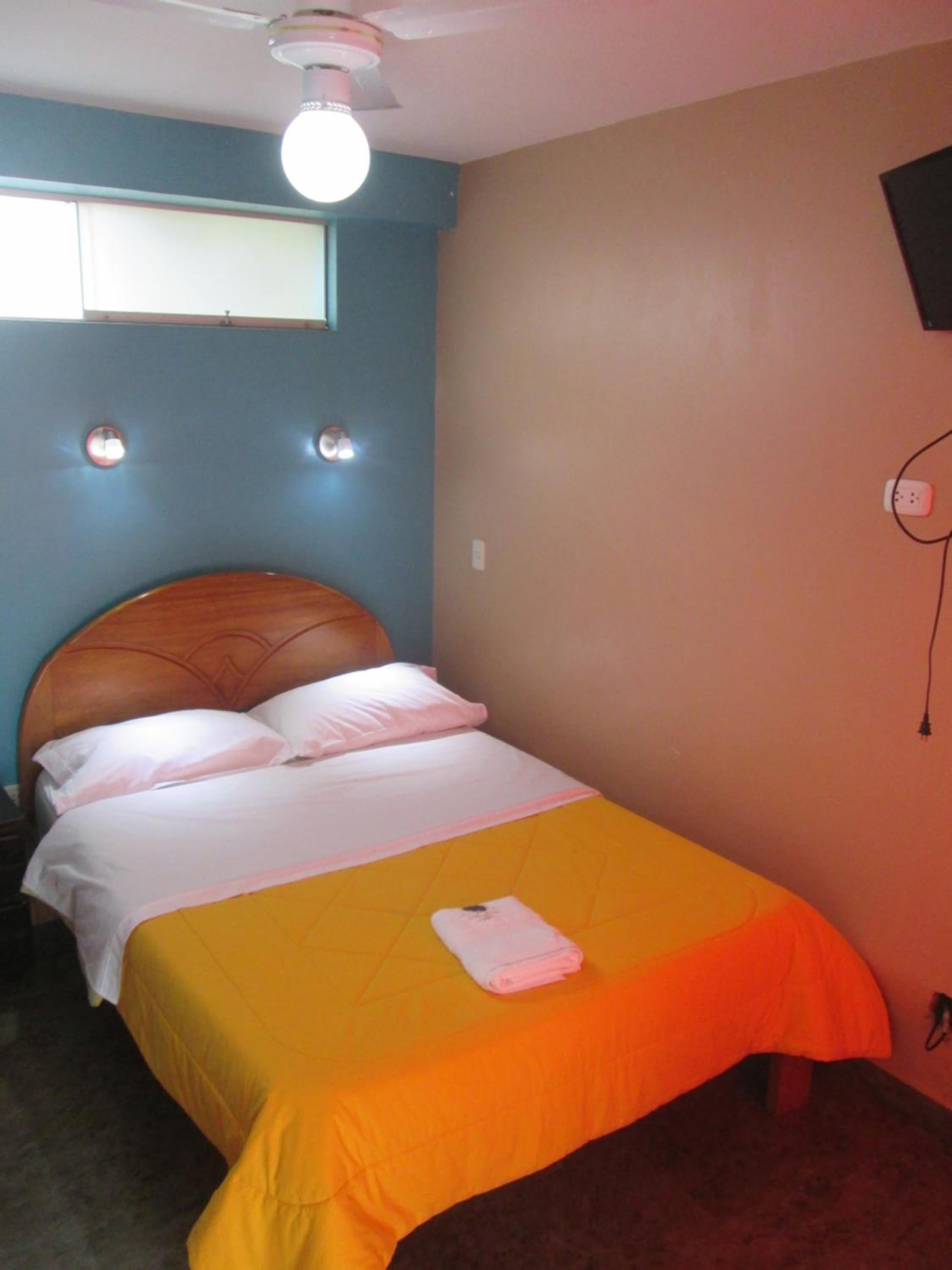 Single Room with Private Bathroom photo 1