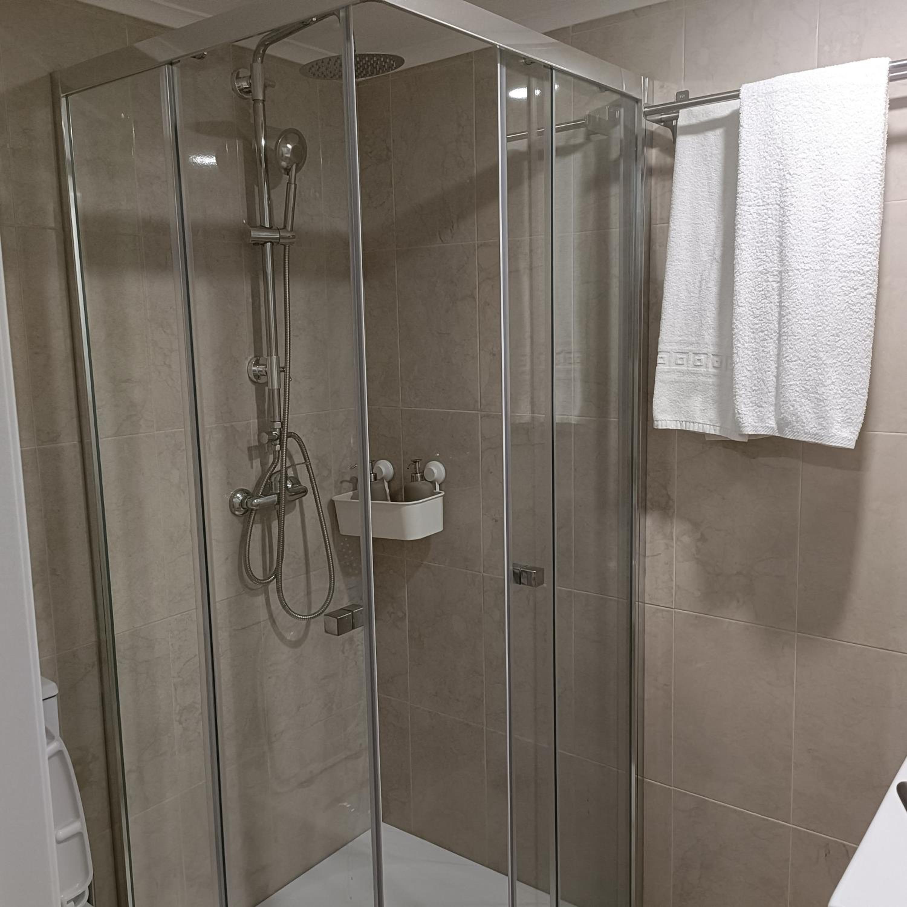 Standard Suite - Photo 9