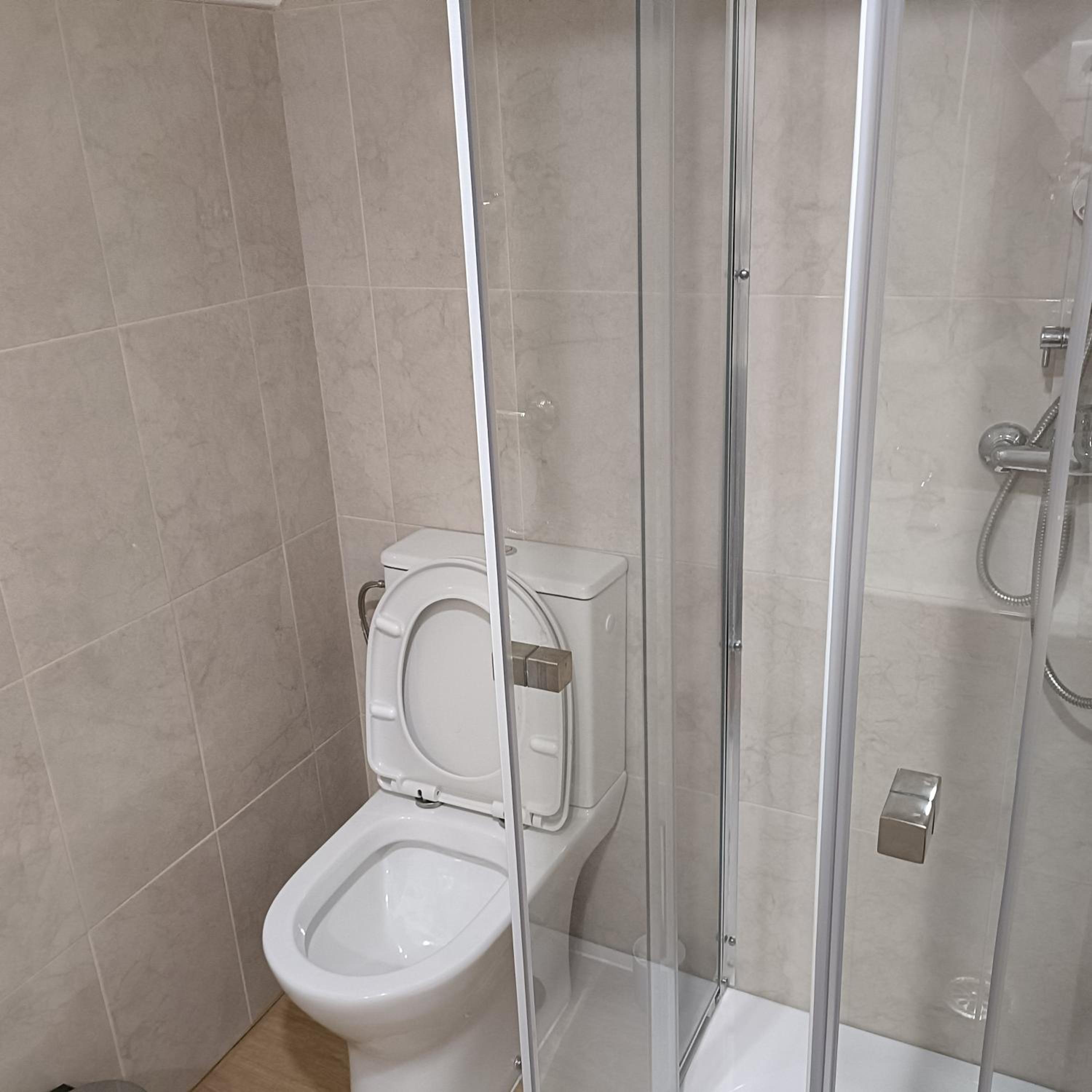 Standard Suite - Photo 10