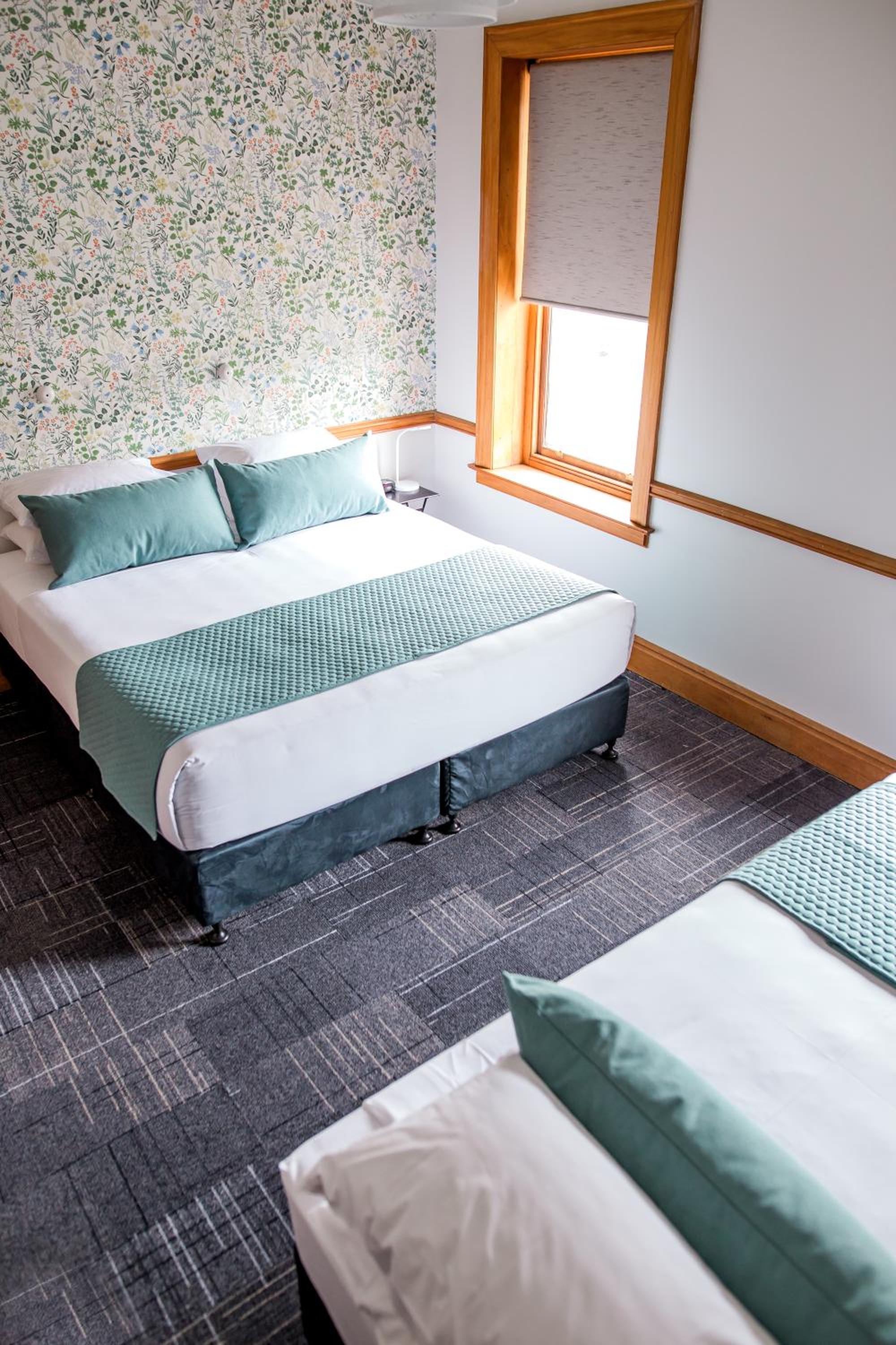Triple Room with Private Bathroom - Photo 8