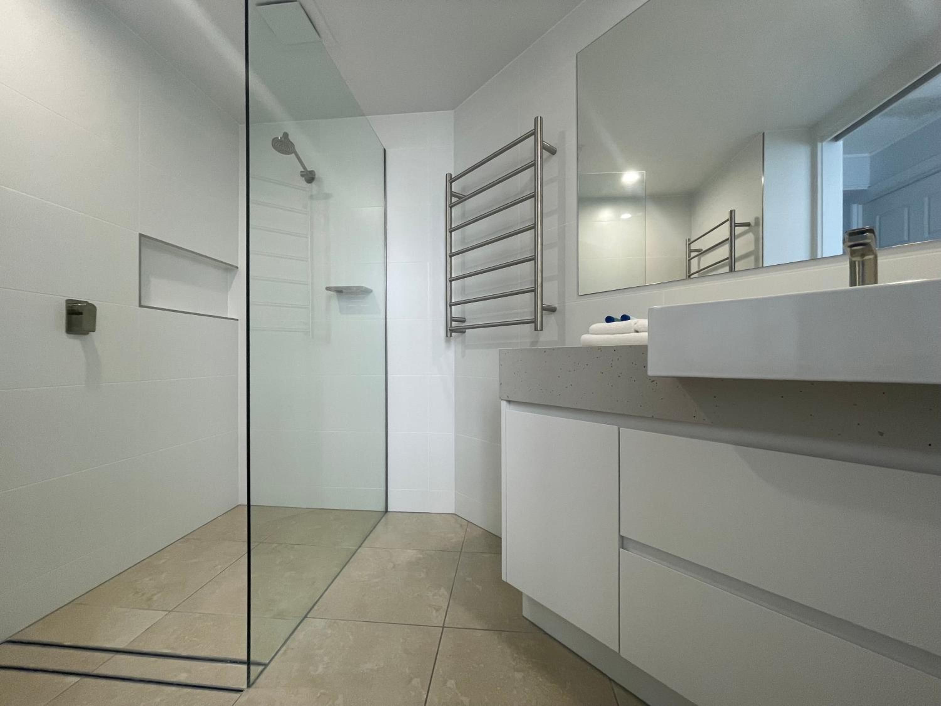 Tower I, Premium 3 Bedroom Ocean View Apartment 17th Floor  photo 3