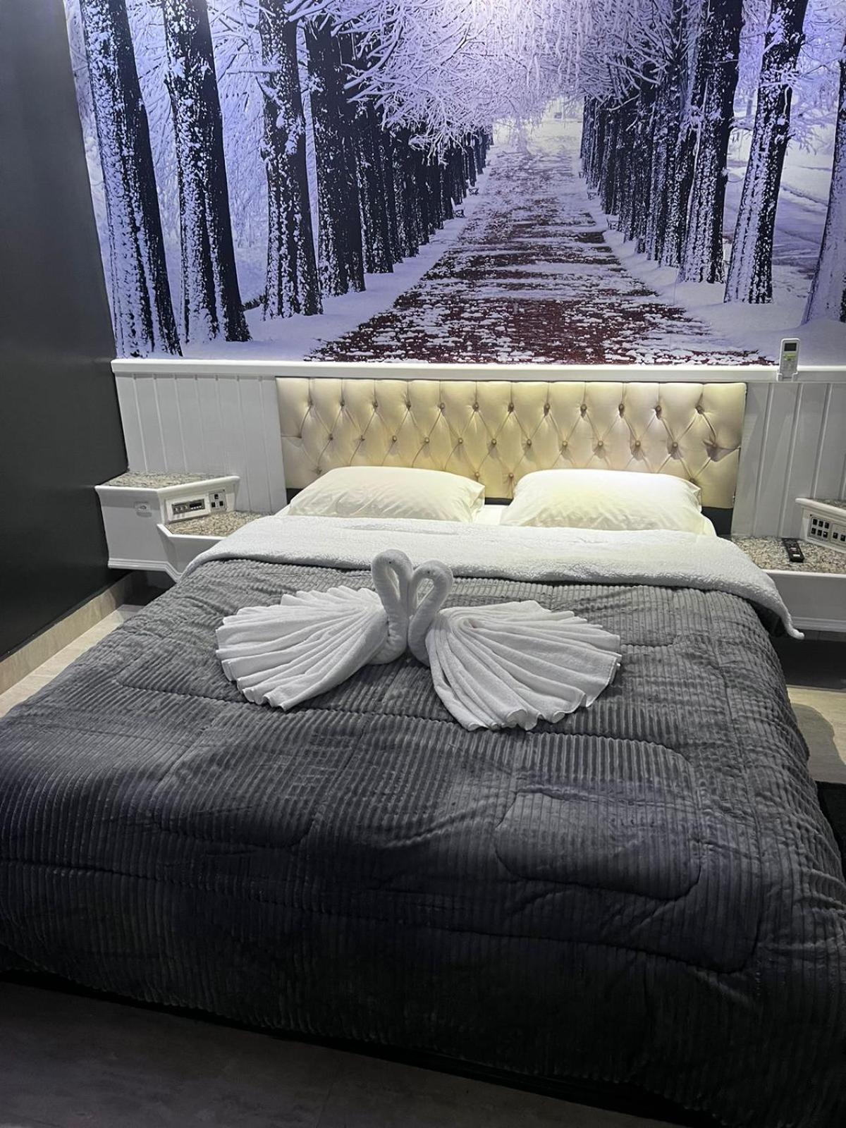 Deluxe Double Room (2 Adults + 1 Child) photo 2
