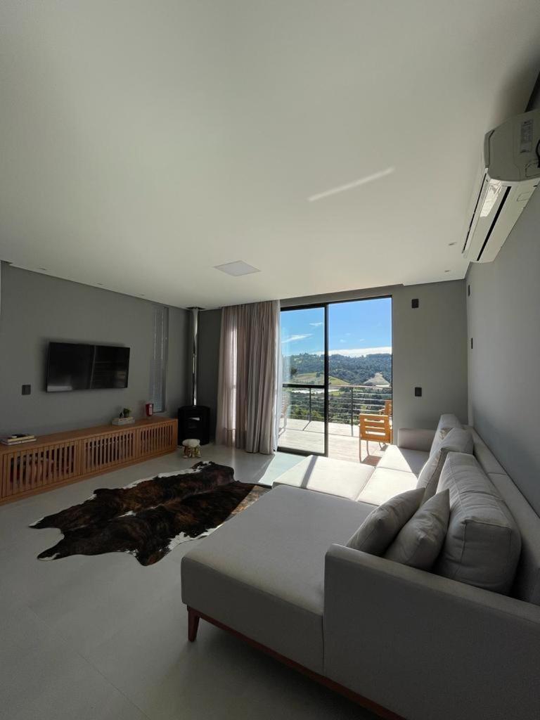 Three-Bedroom House photo 3