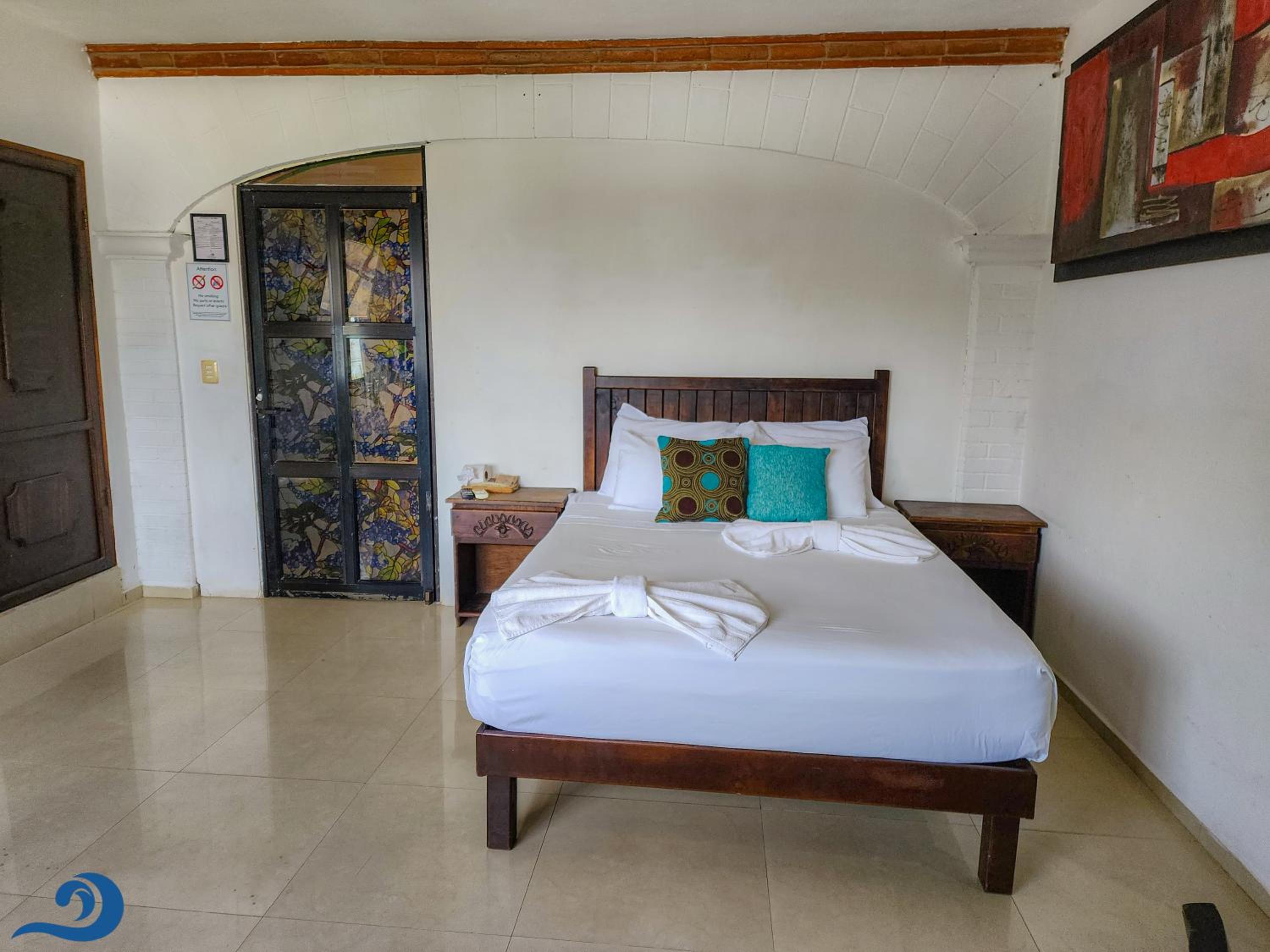Economy Double Room - Photo 9