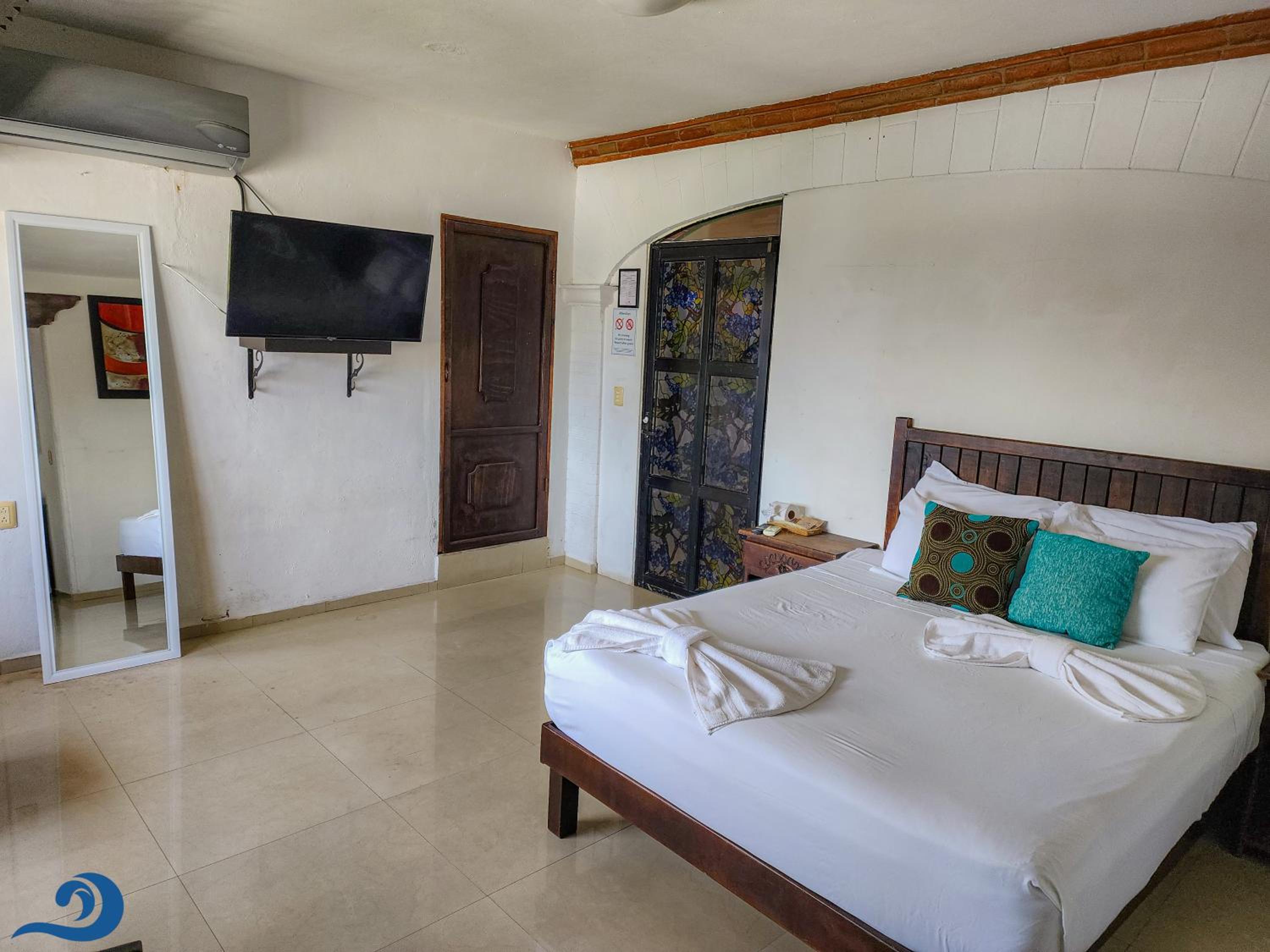 Economy Double Room - Photo 8