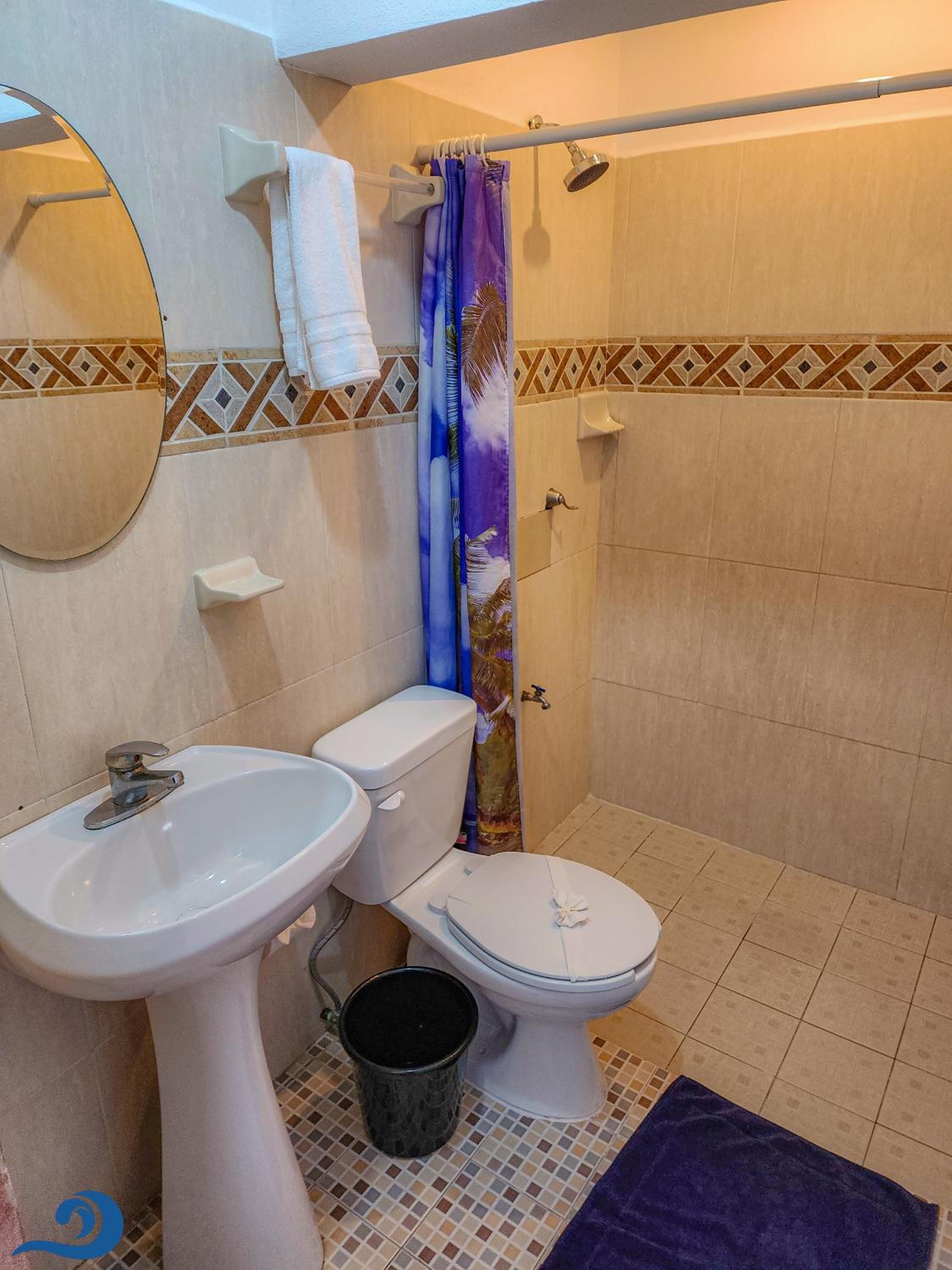 Economy Double Room - Photo 7