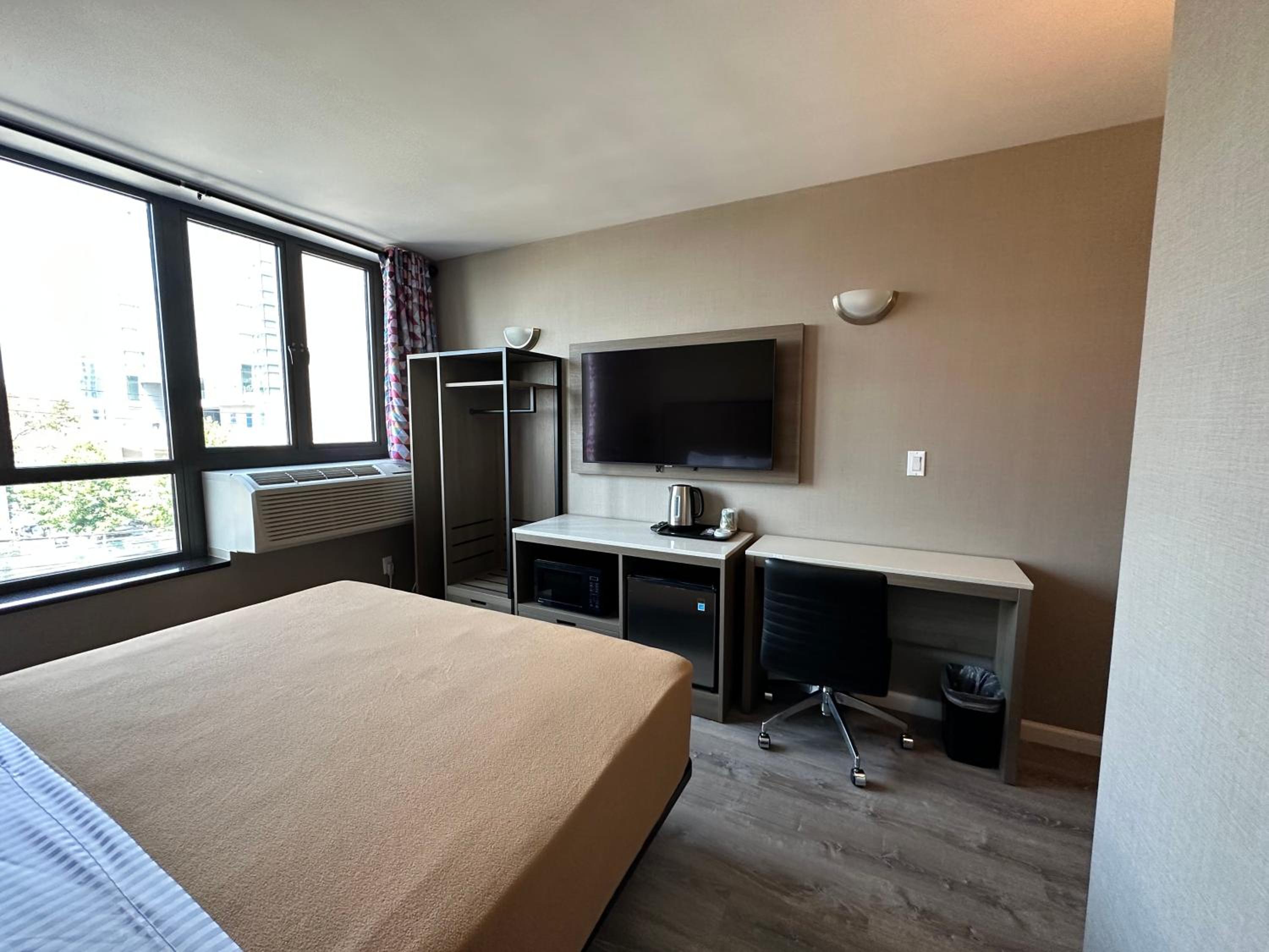 Standard King Room - Photo 2