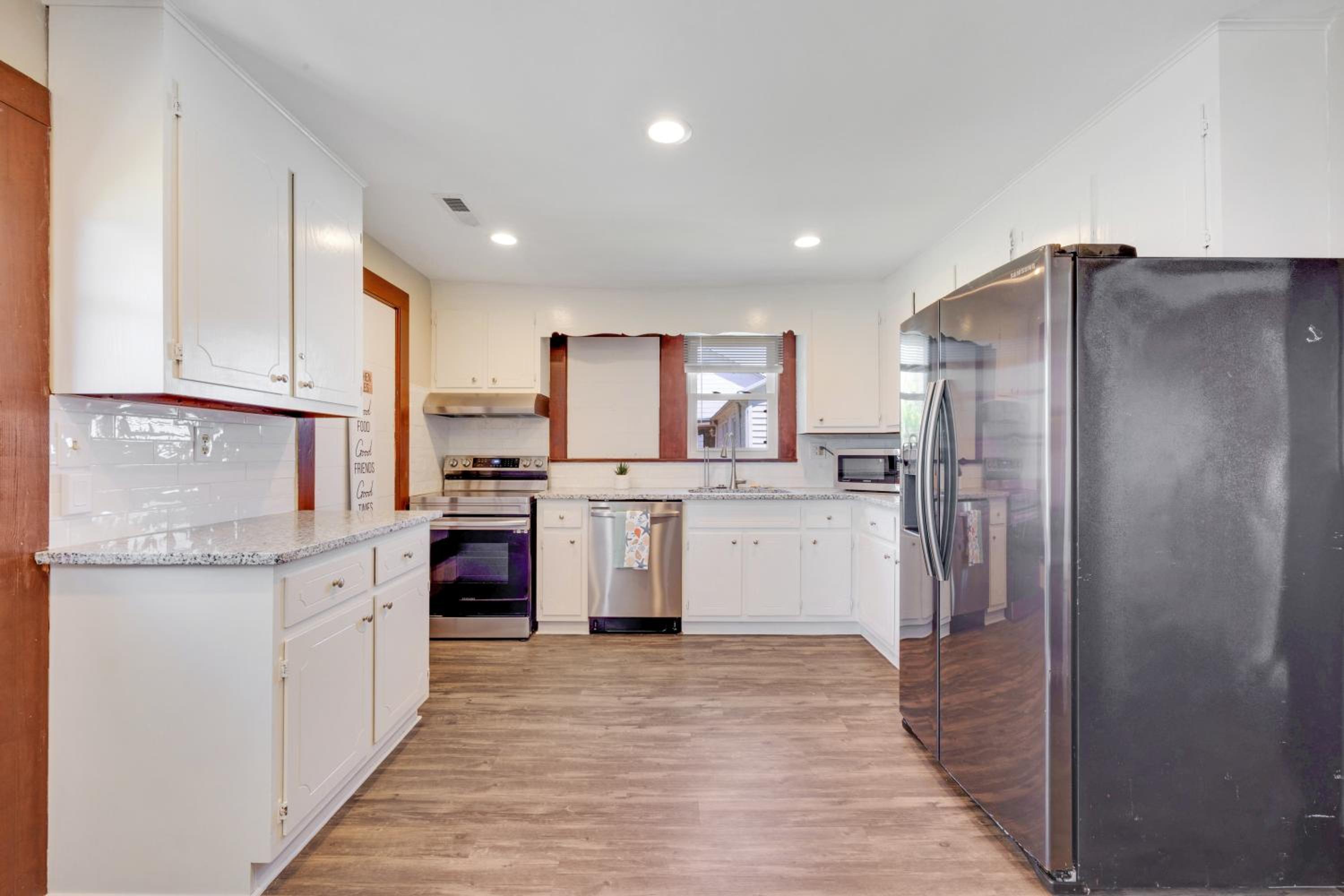 Three-Bedroom House photo 2