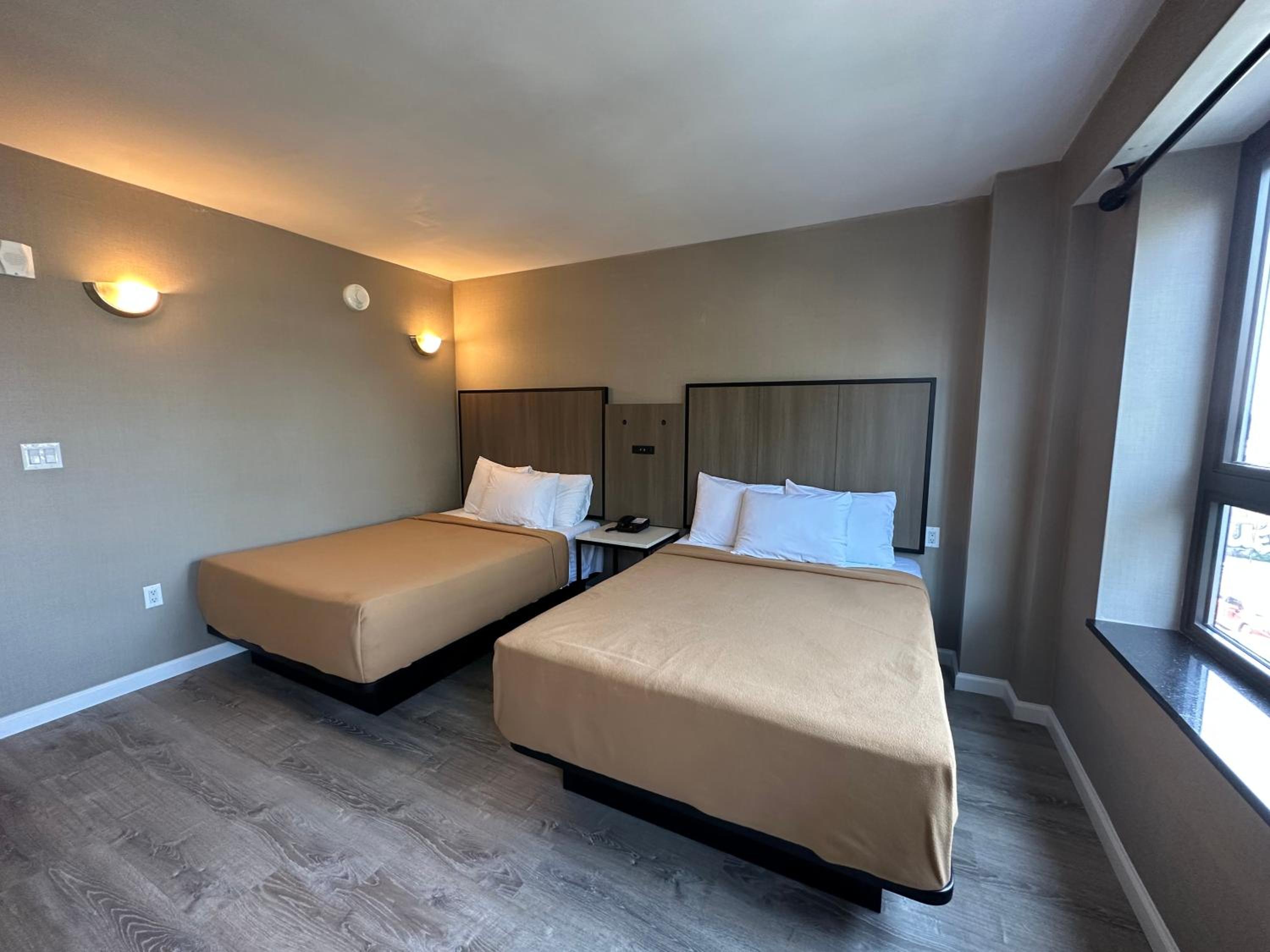 Standard Double Room - Photo 1