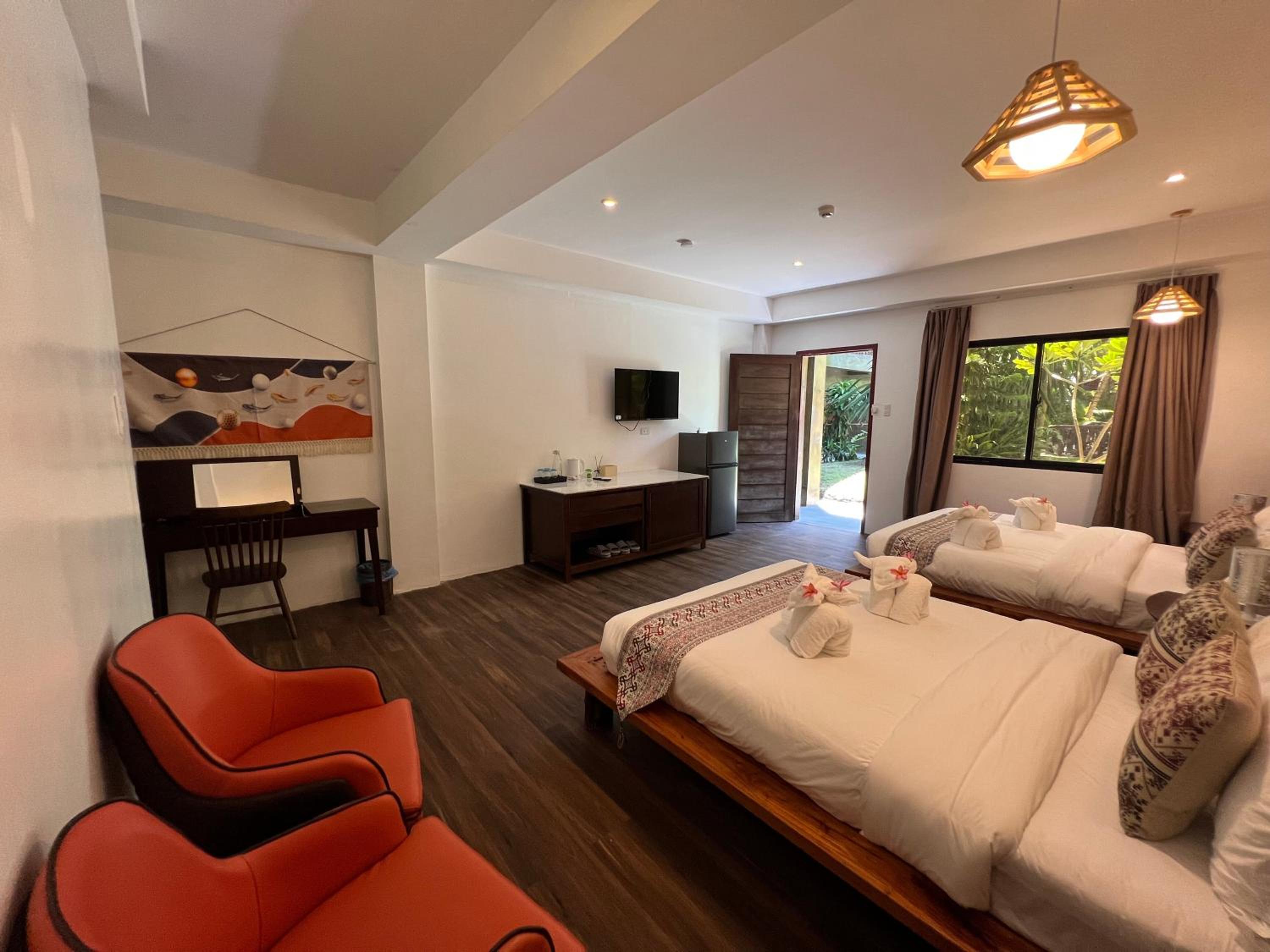 Family Room - Photo 8
