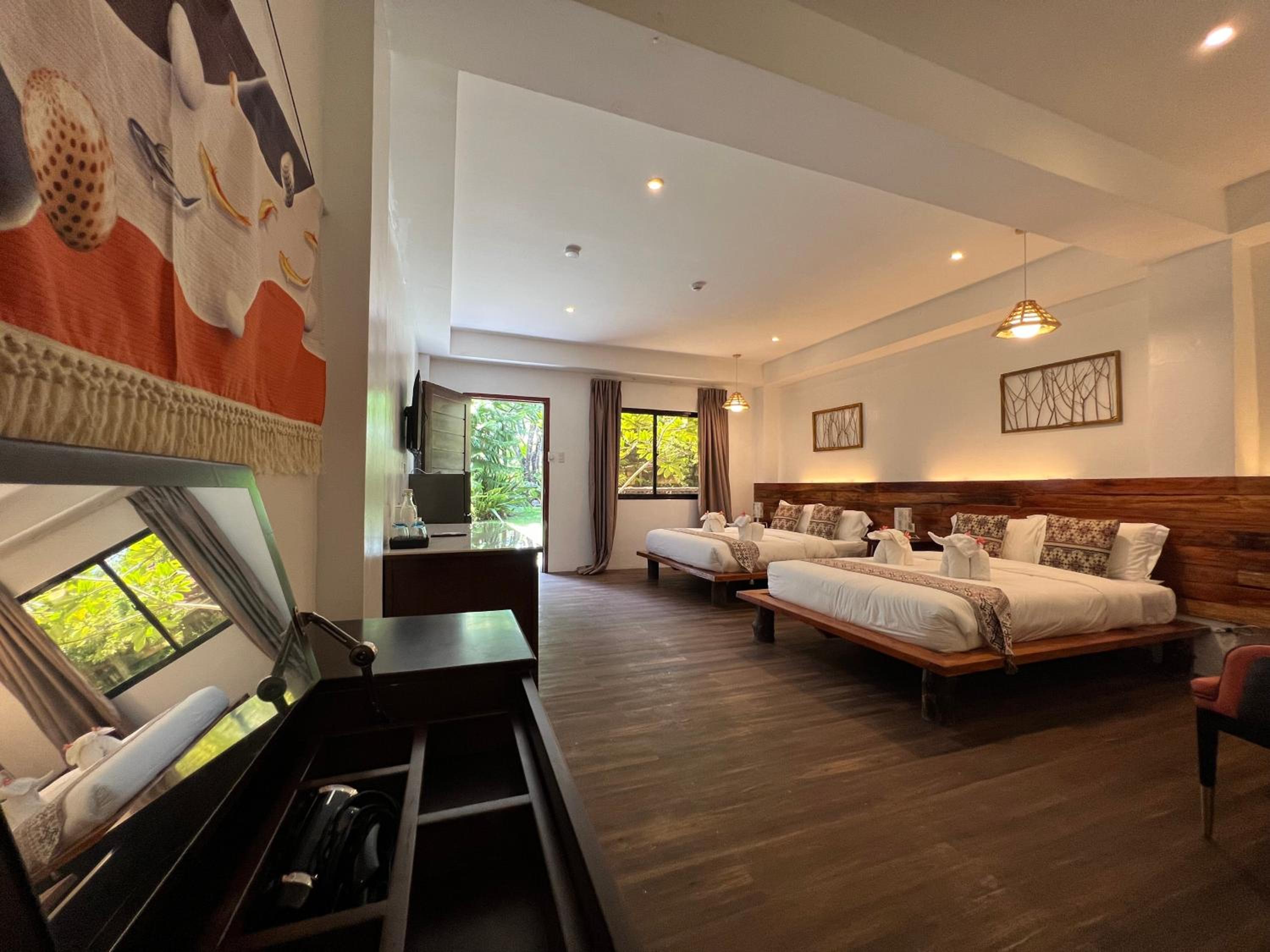 Family Room - Photo 10