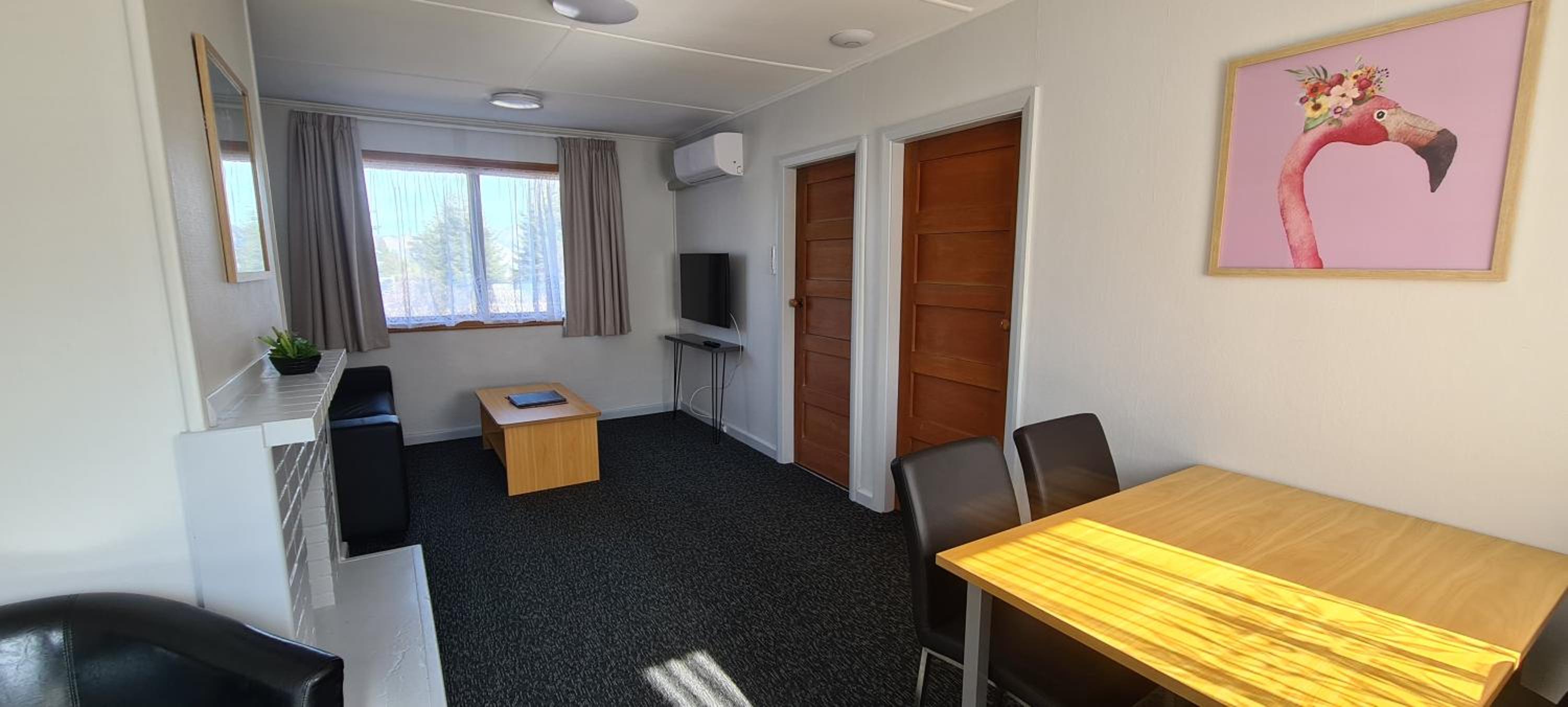 One-Bedroom Apartment photo 2