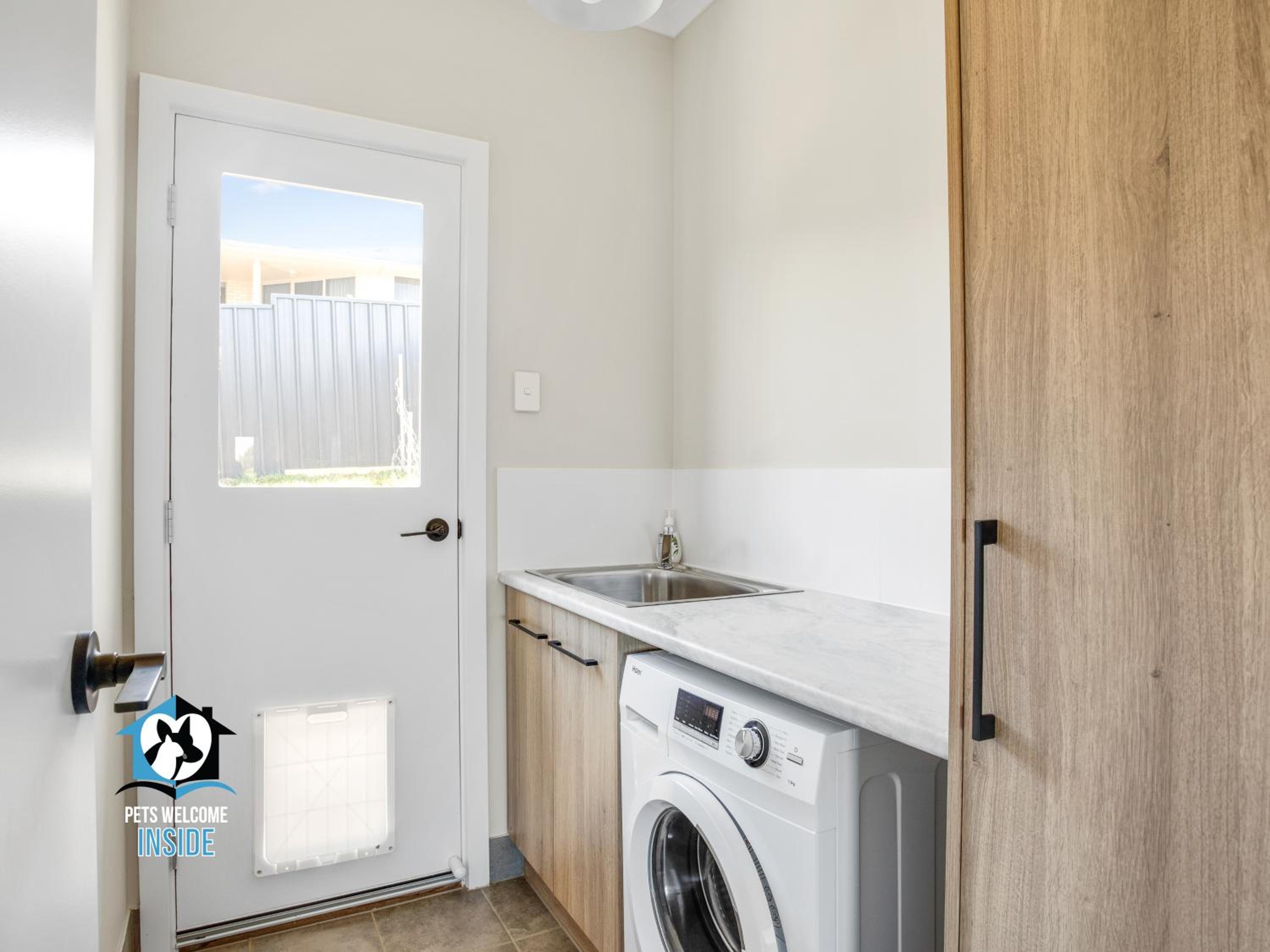 Three-Bedroom House photo 2