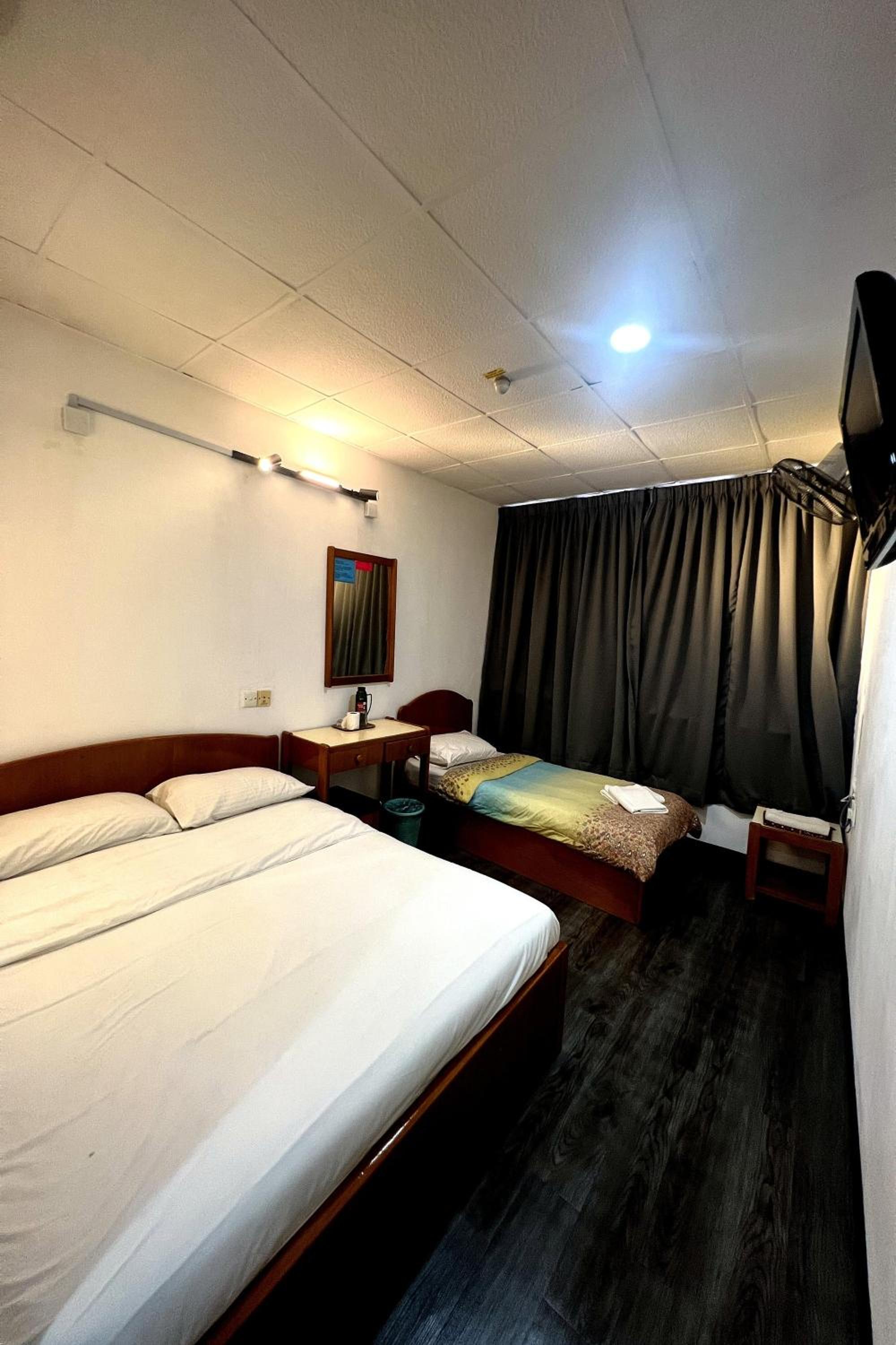Deluxe Triple Room - Photo 3