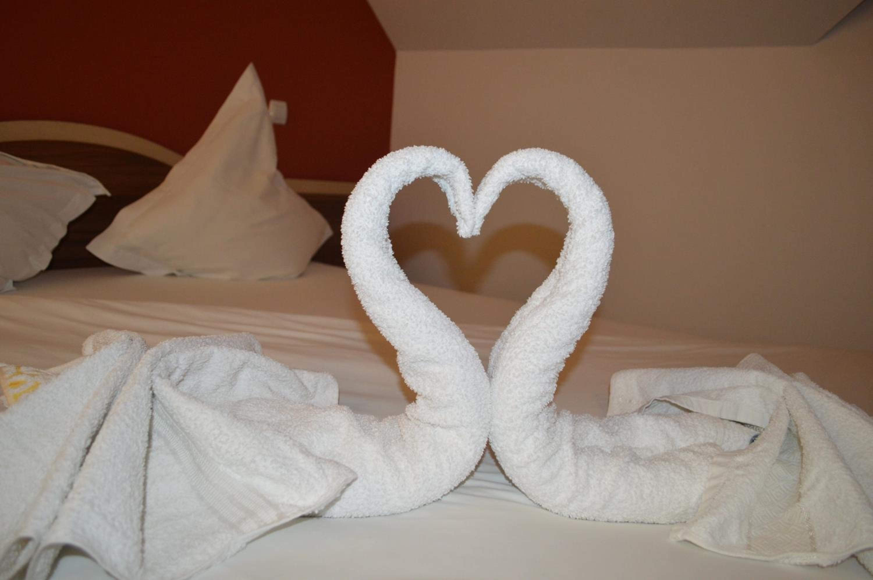 Double Room with Private Bathroom - Photo 9