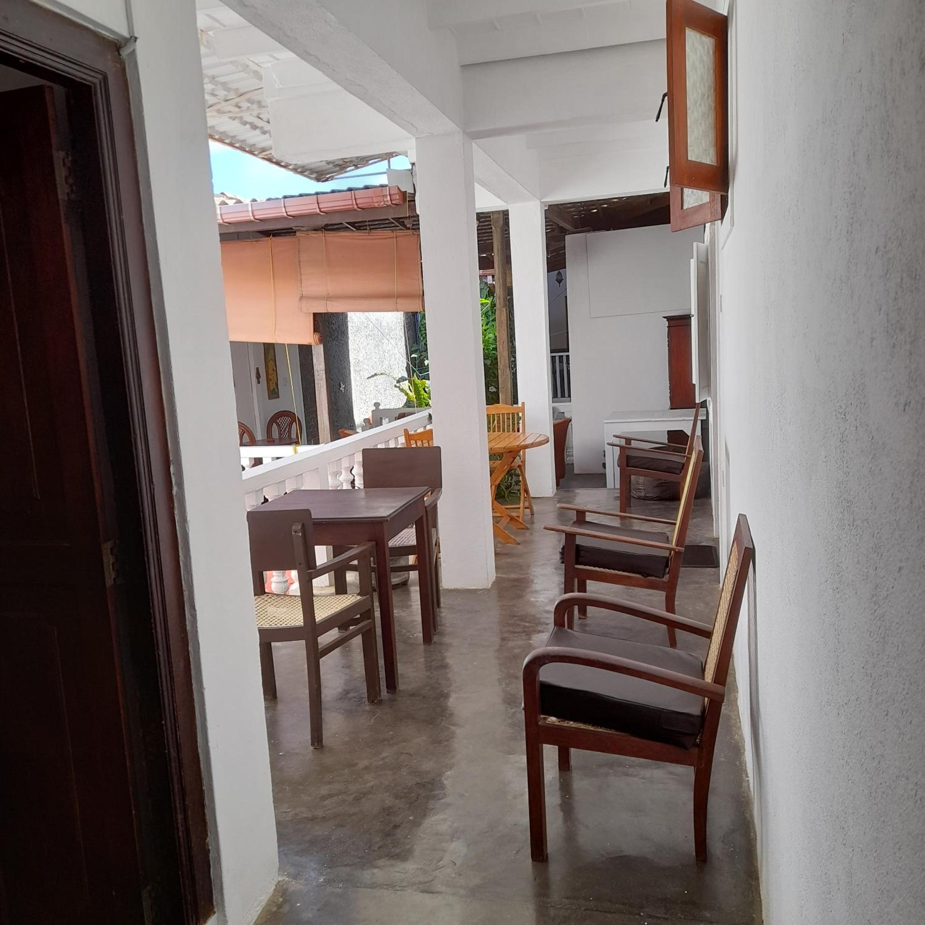 Basic Triple Room photo 3
