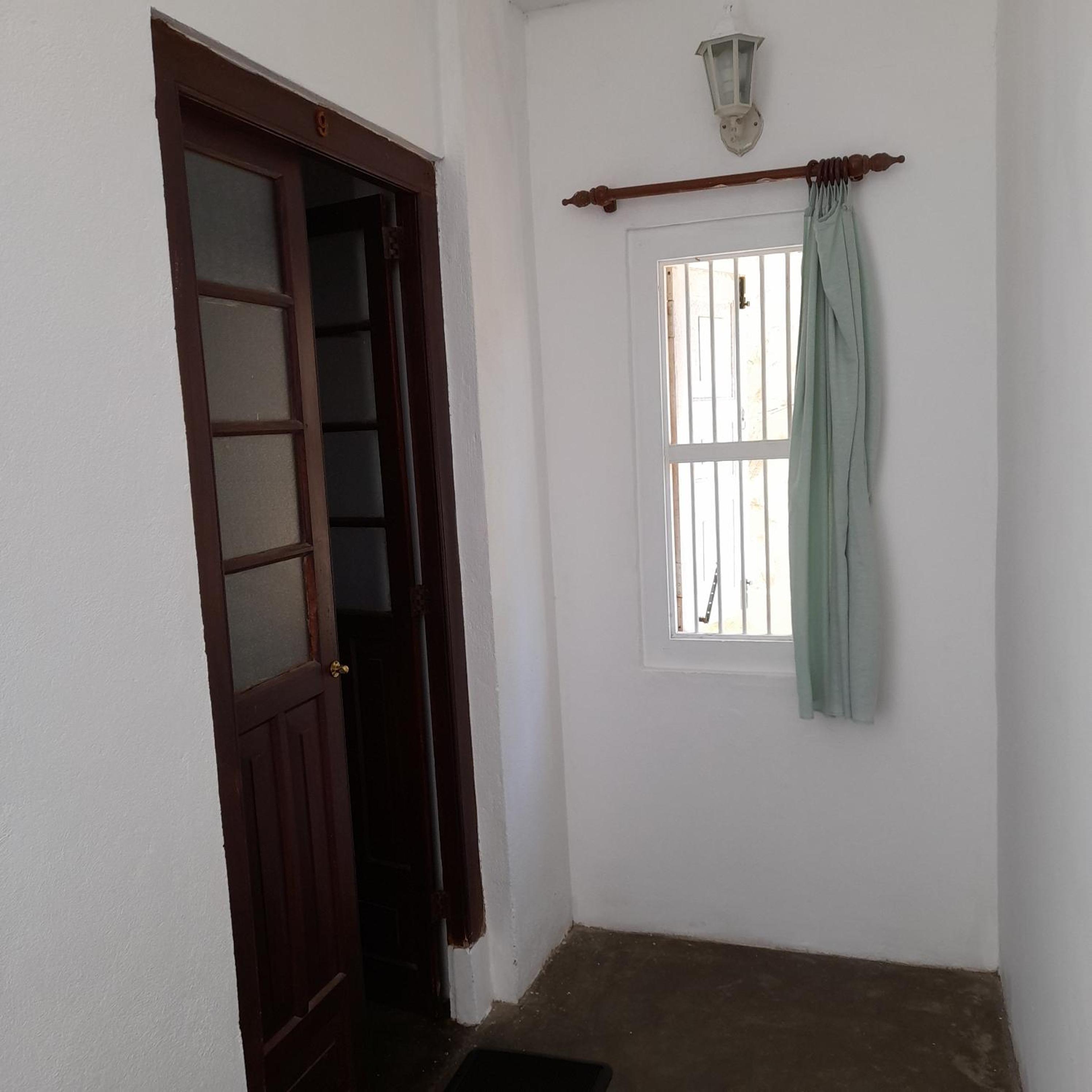 Basic Triple Room photo 1