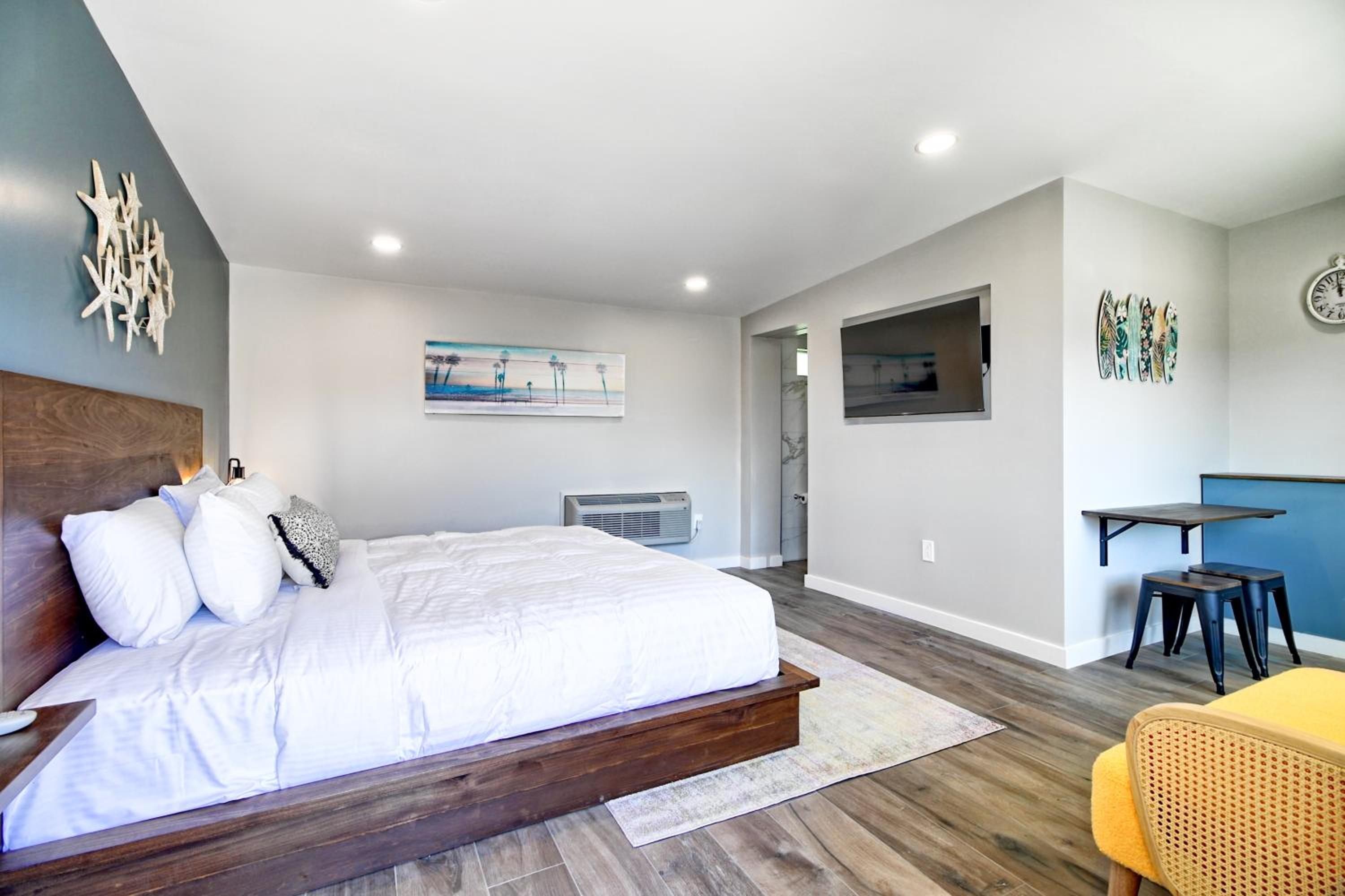 Deluxe King Room photo 3