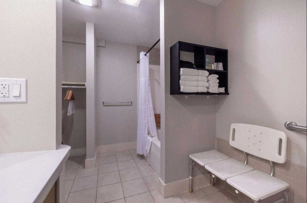 Double Room - Disability Access photo 3