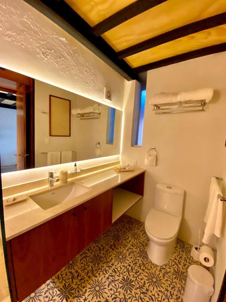 Deluxe Family Suite - Photo 5