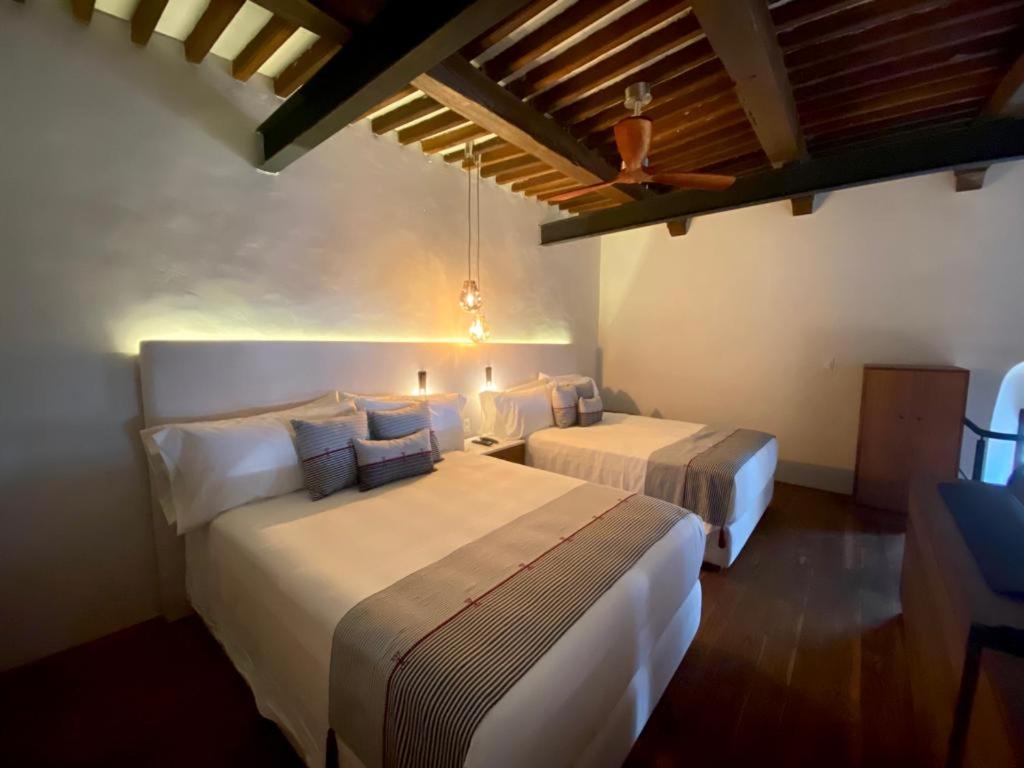 Deluxe Family Suite - Photo 4