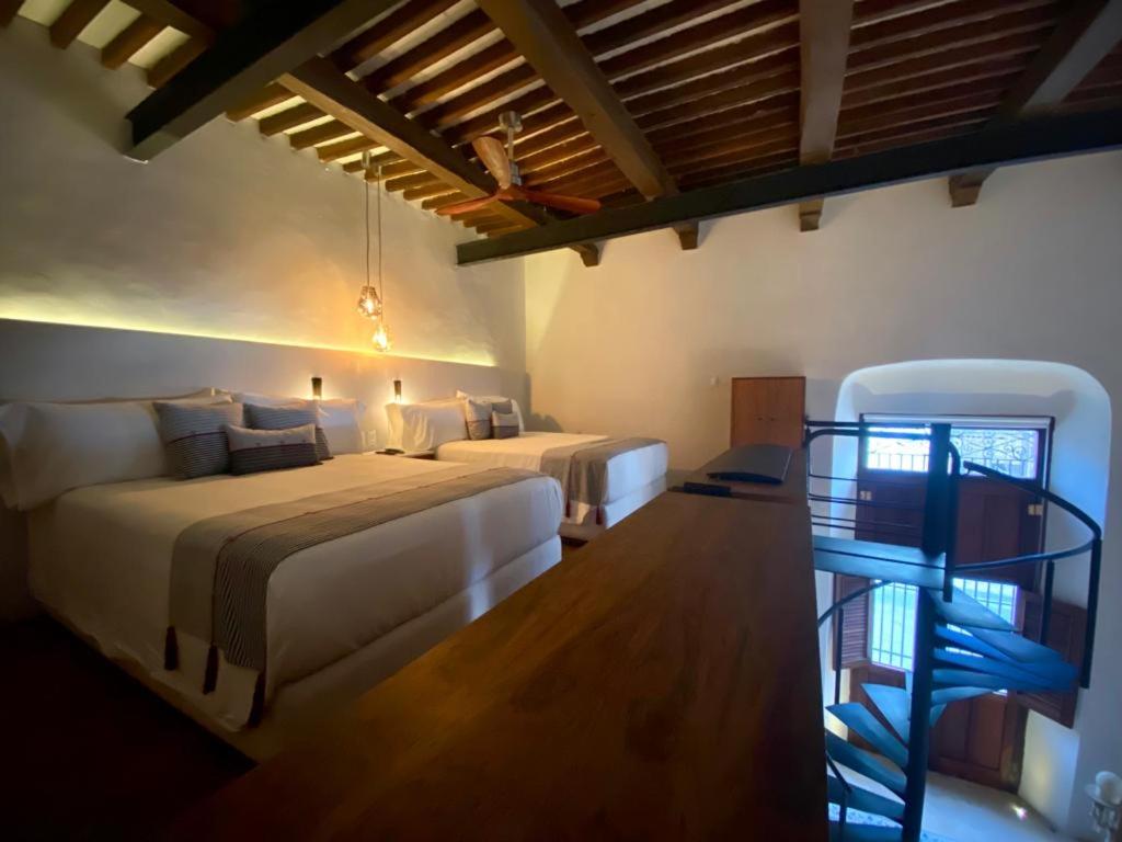 Deluxe Family Suite - Photo 3