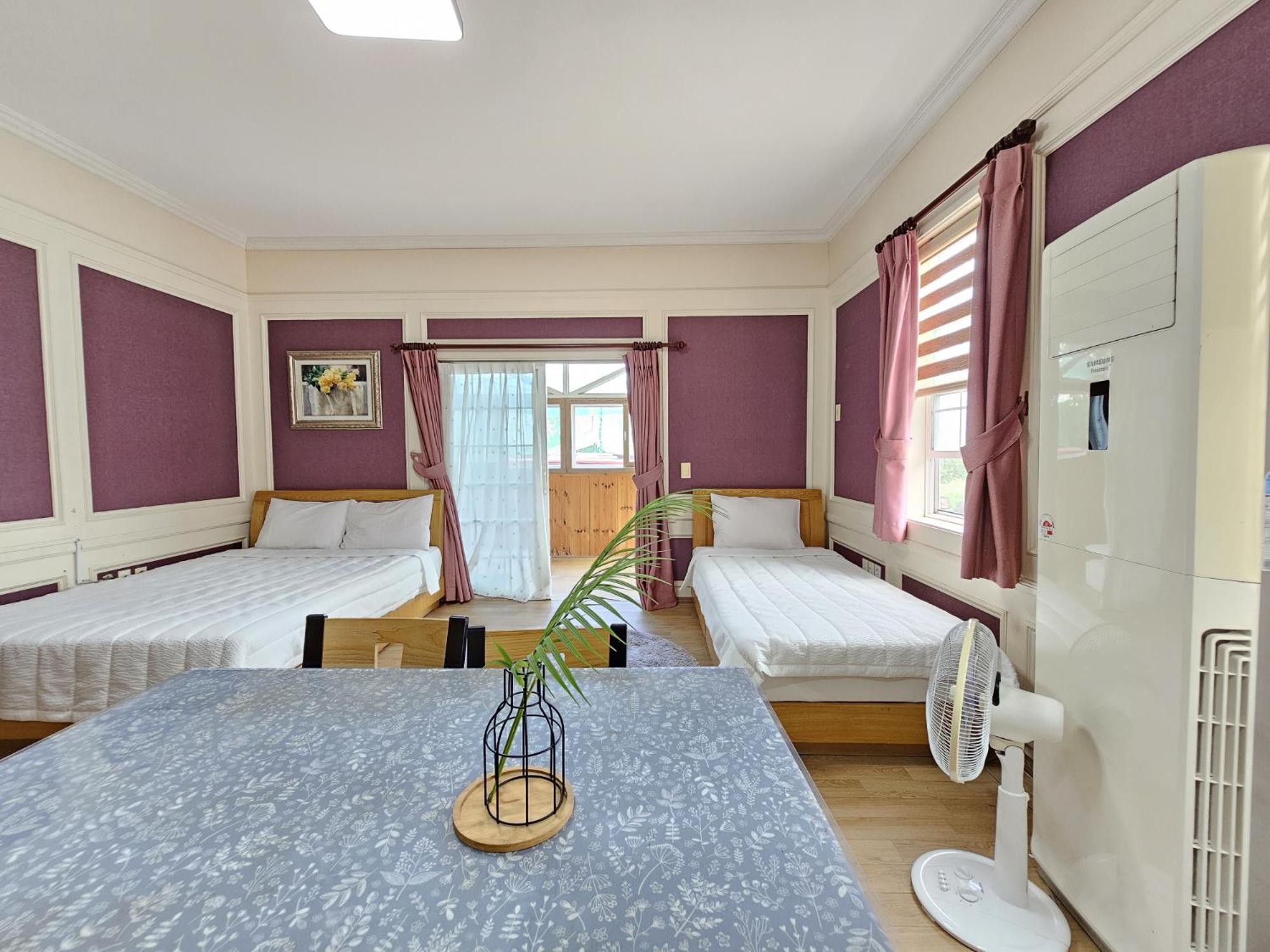 Standard Family Room - Photo 7