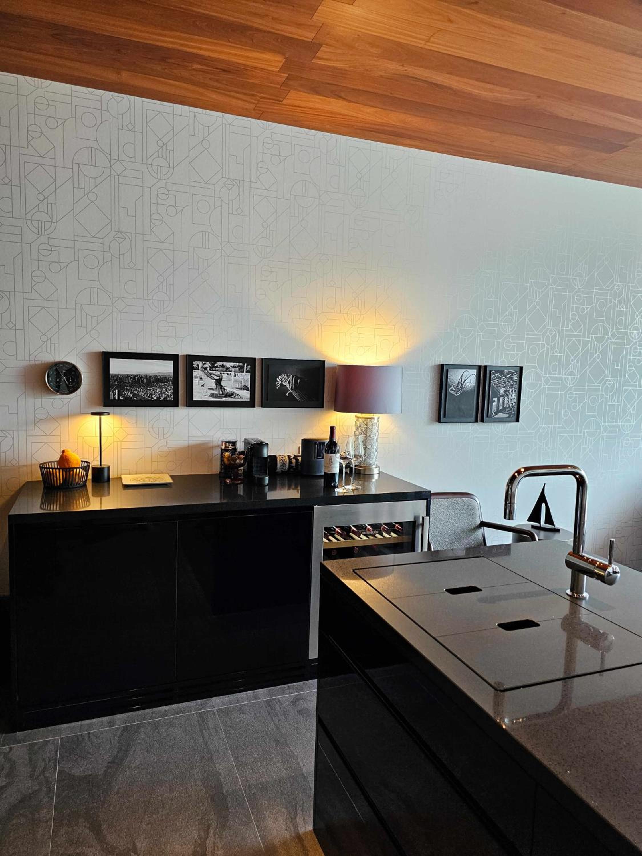 Suite with Garden View - Photo 17