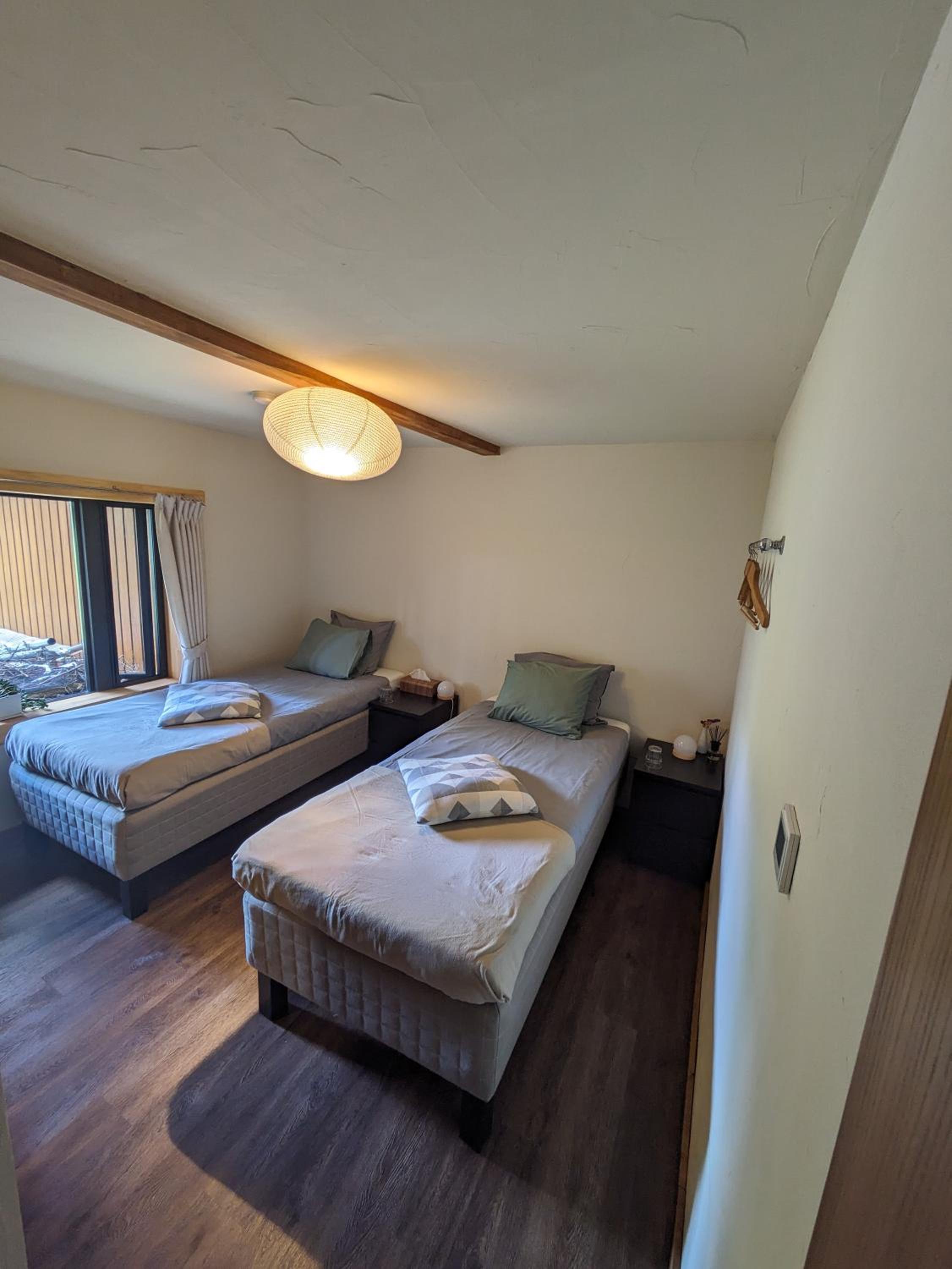Double or Twin Room with Bathroom - Photo 5