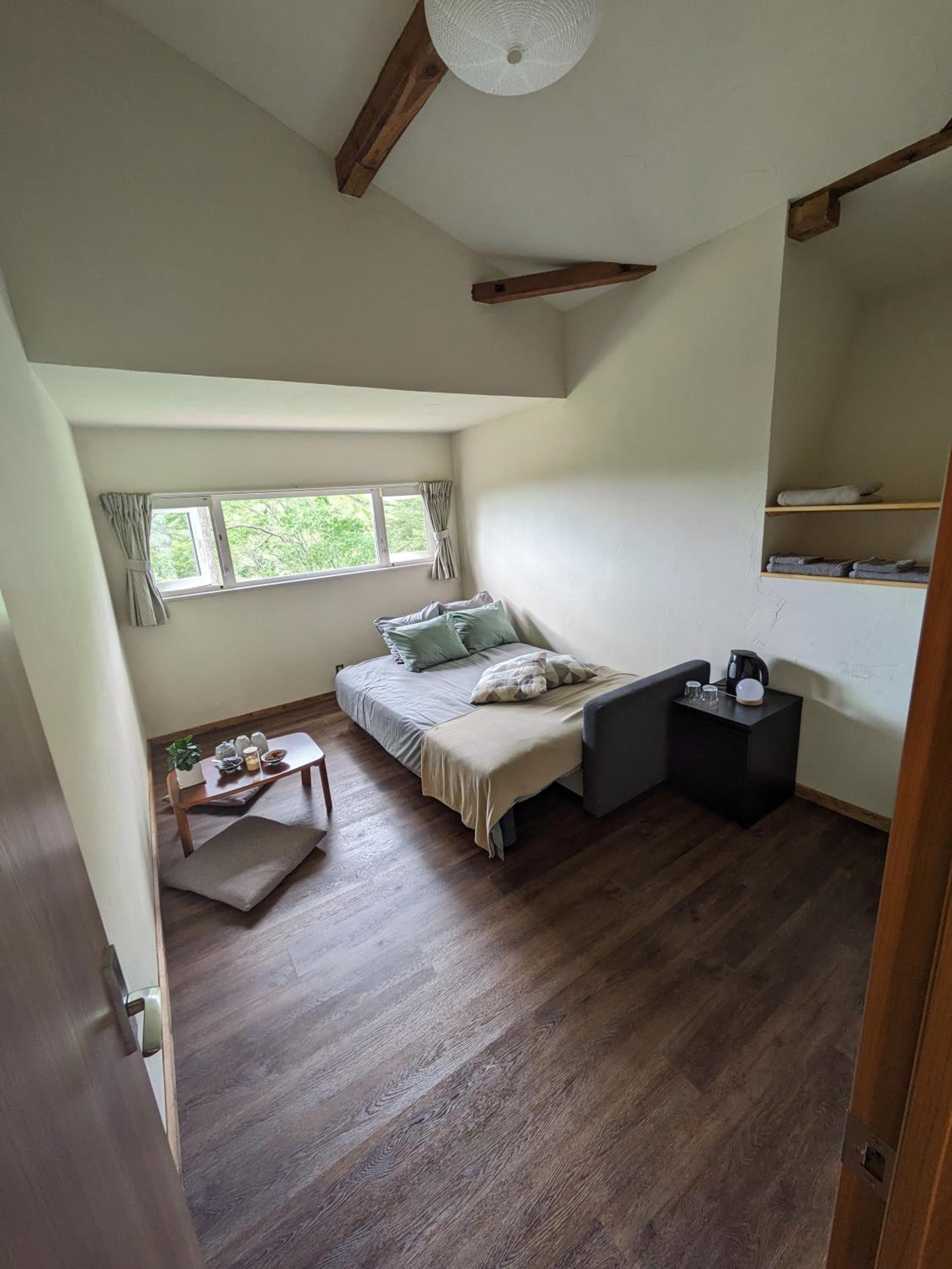 Quadruple Room with Private Bathroom - Photo 7
