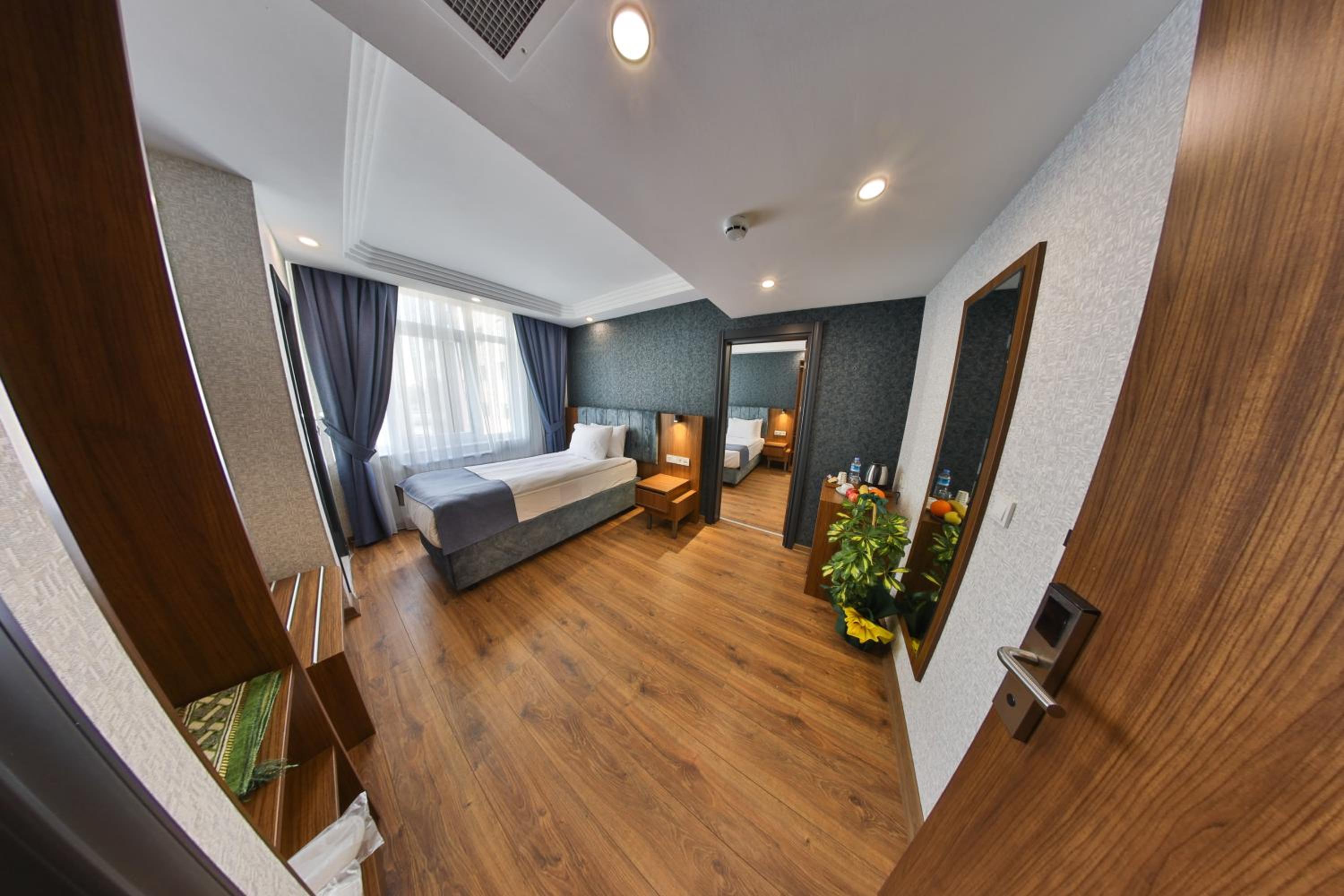 Junior Suite with Garden View photo 3
