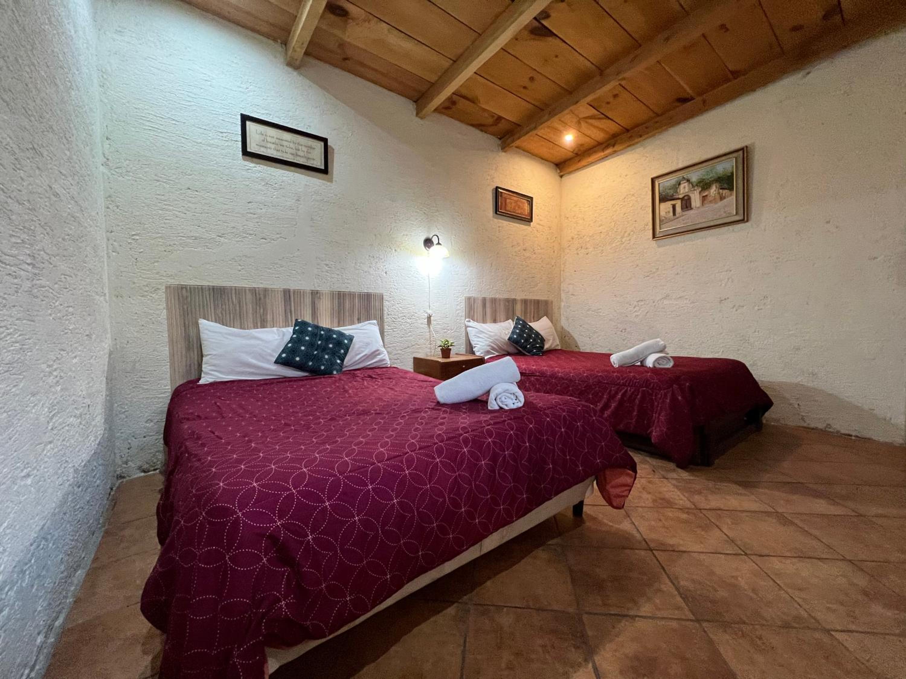 Quadruple Room with Private Bathroom photo 3