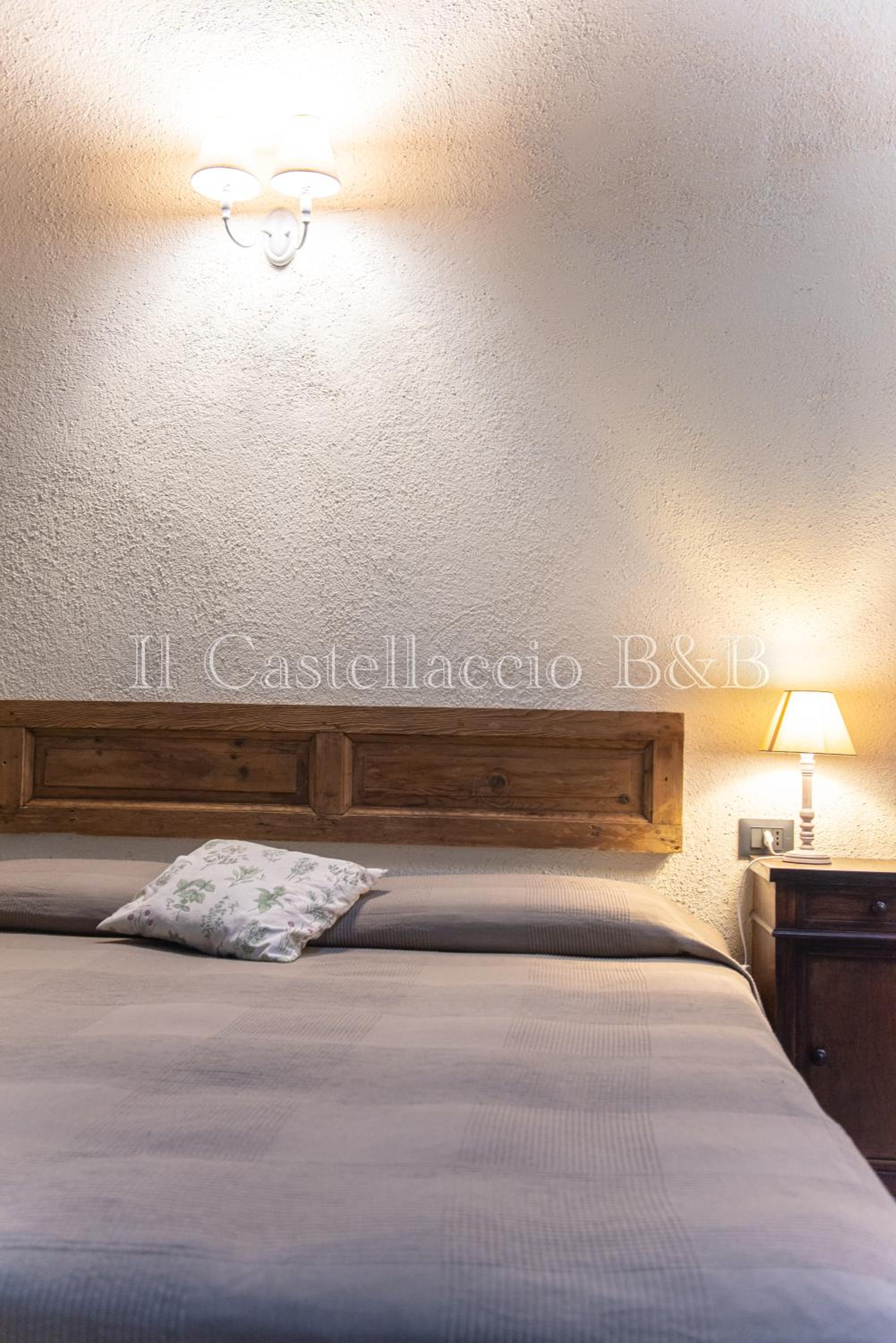 Quadruple Room with Private Bathroom photo 2