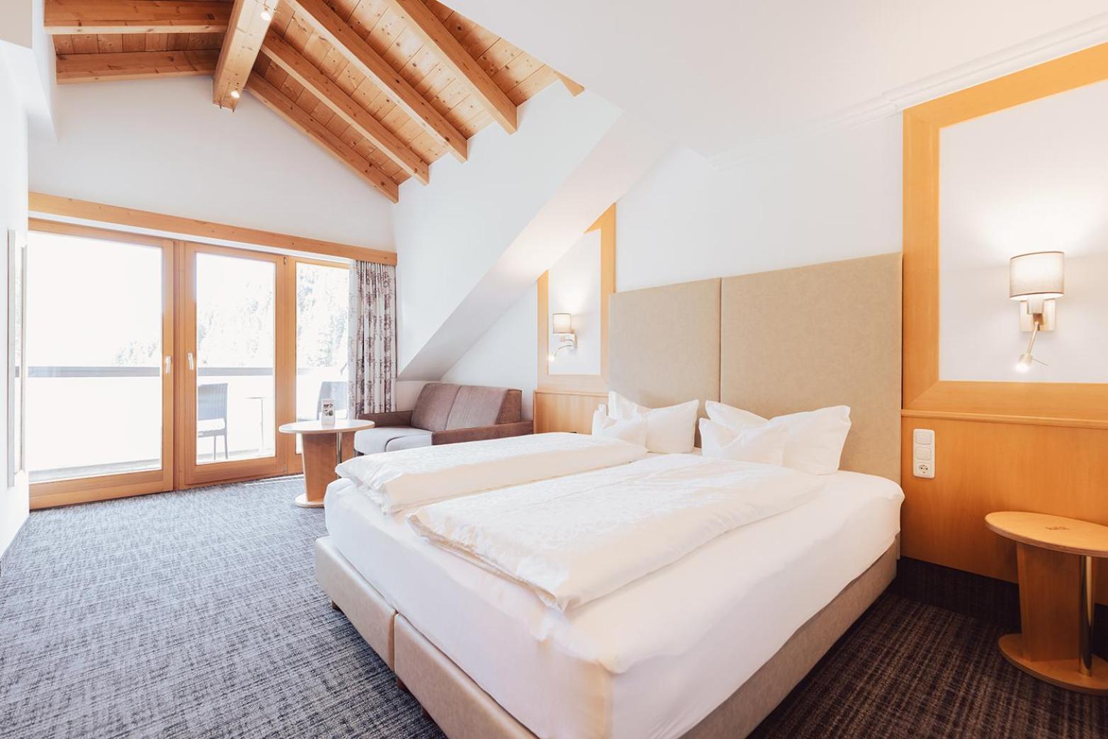 King Room with Balcony photo 2