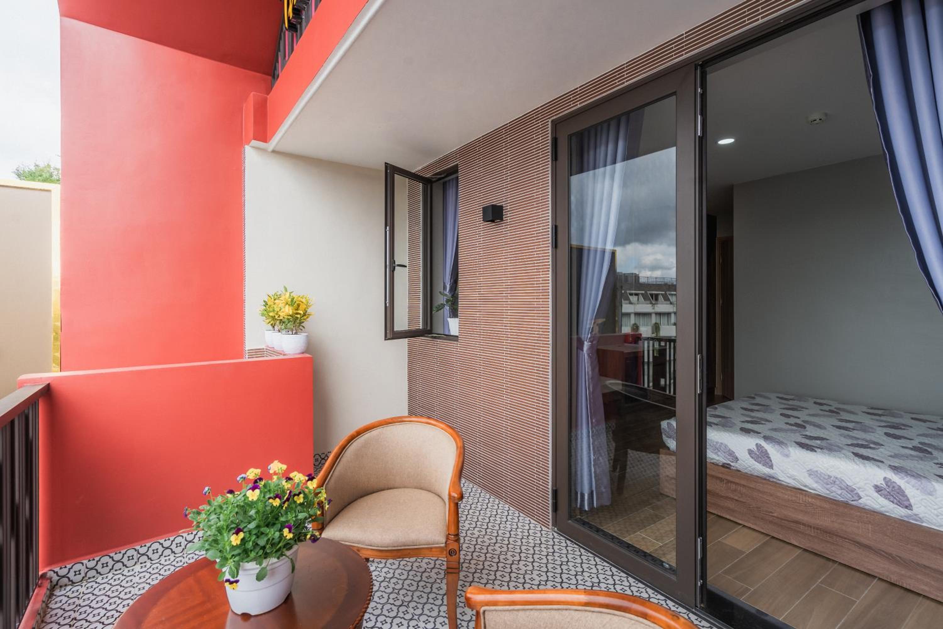 King Room with Balcony photo 2