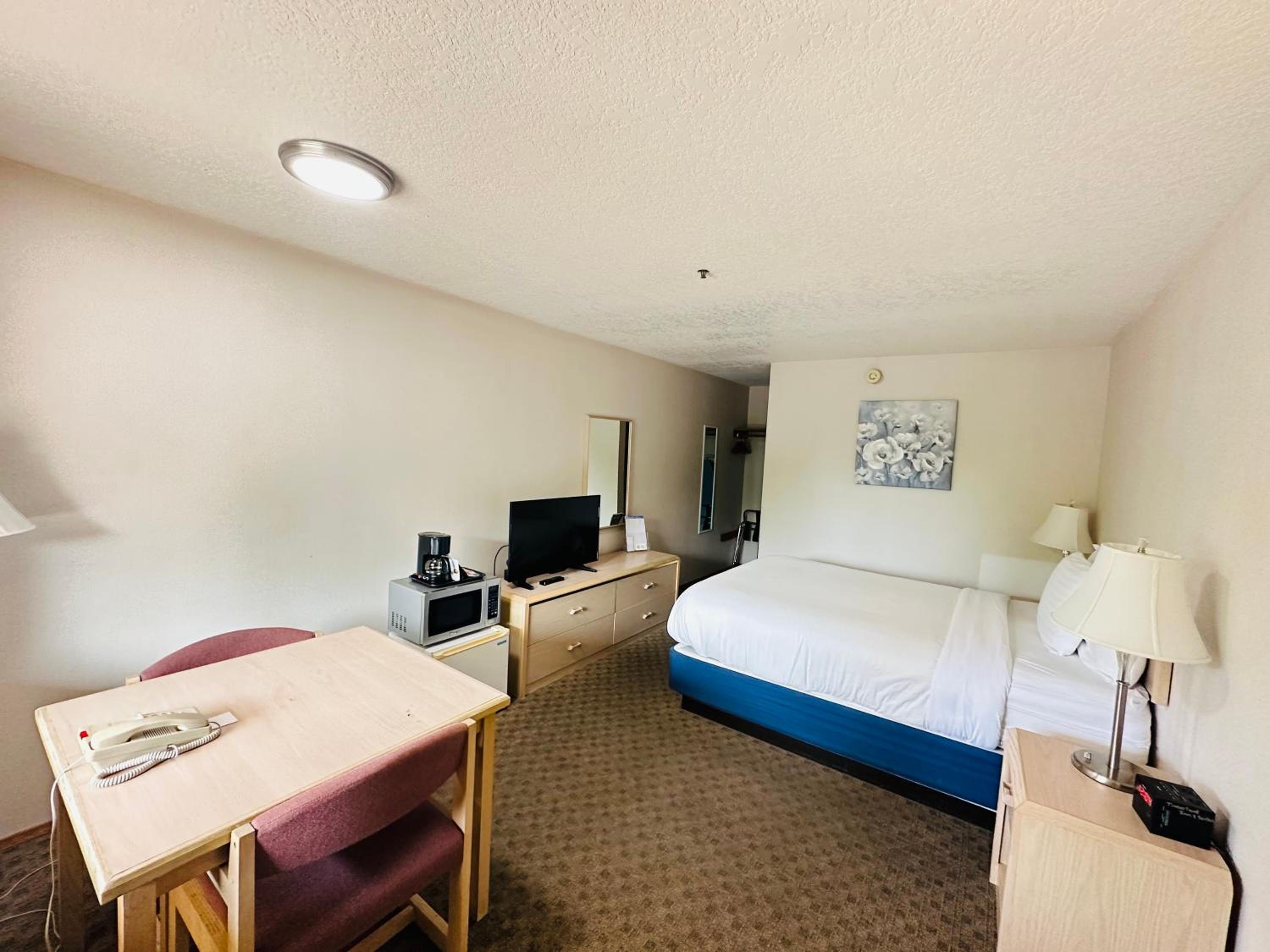 Queen Room - Photo 10